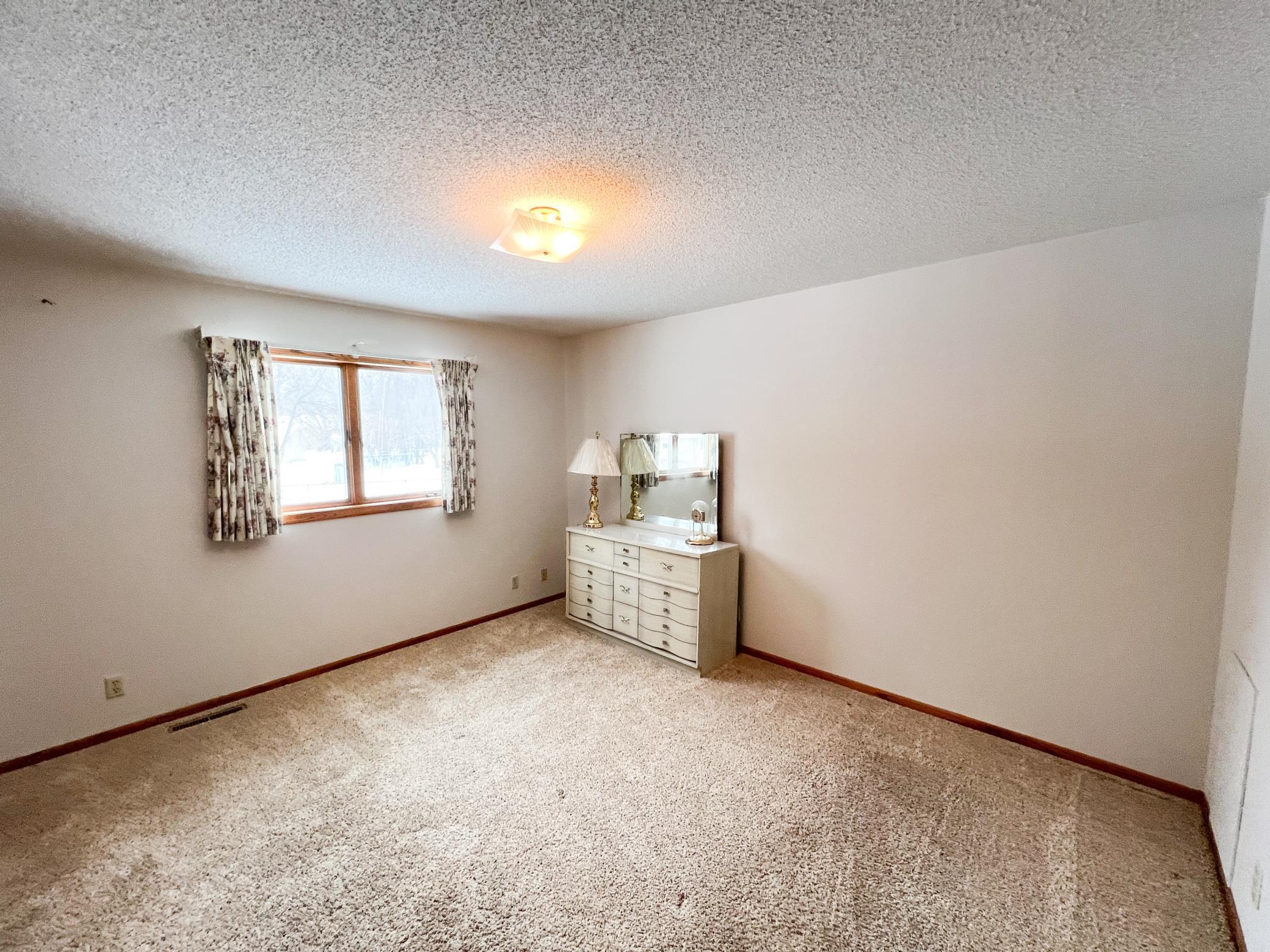 925 Liberty Drive Unit: 3