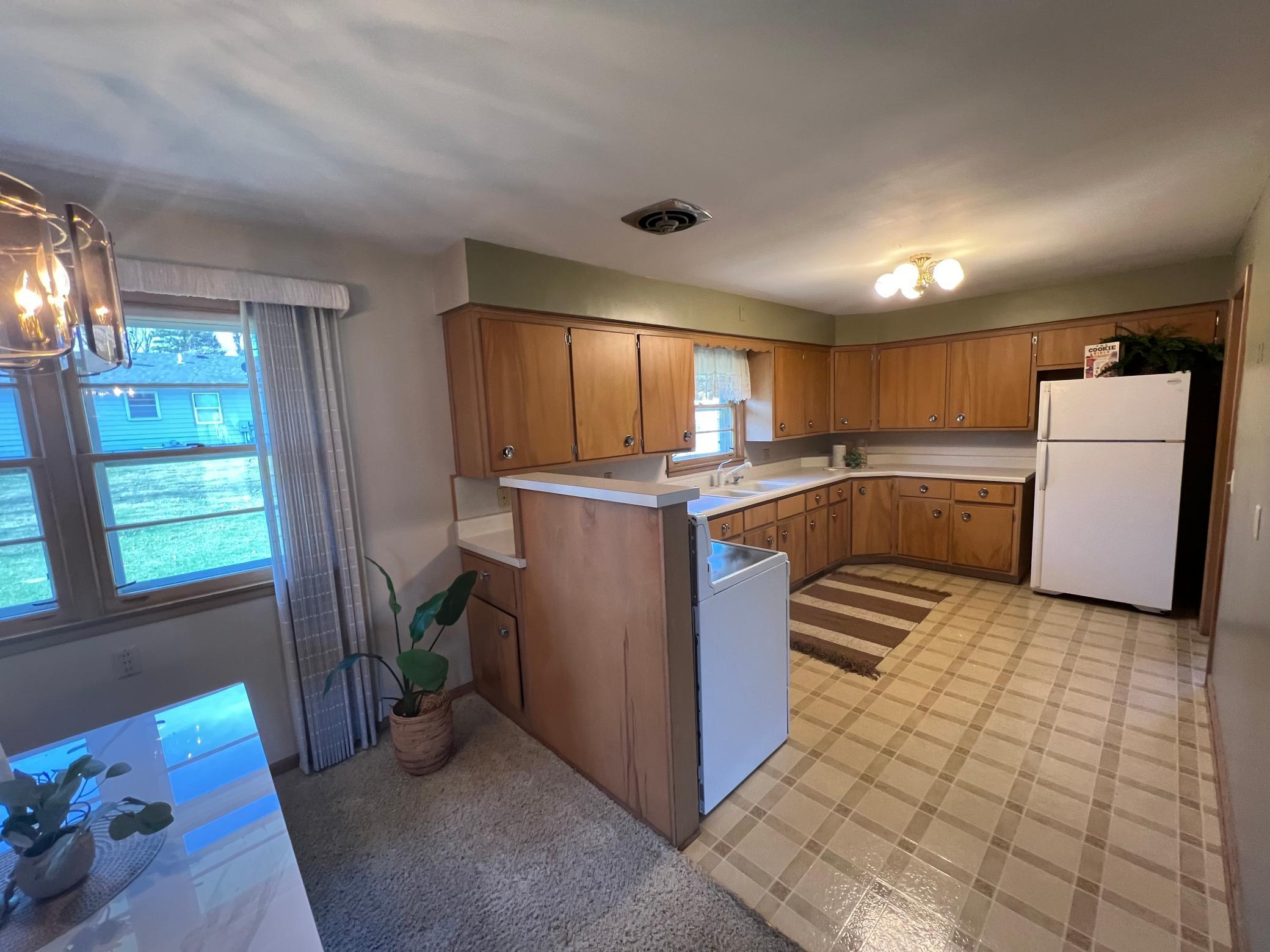 217 Clary Street W
