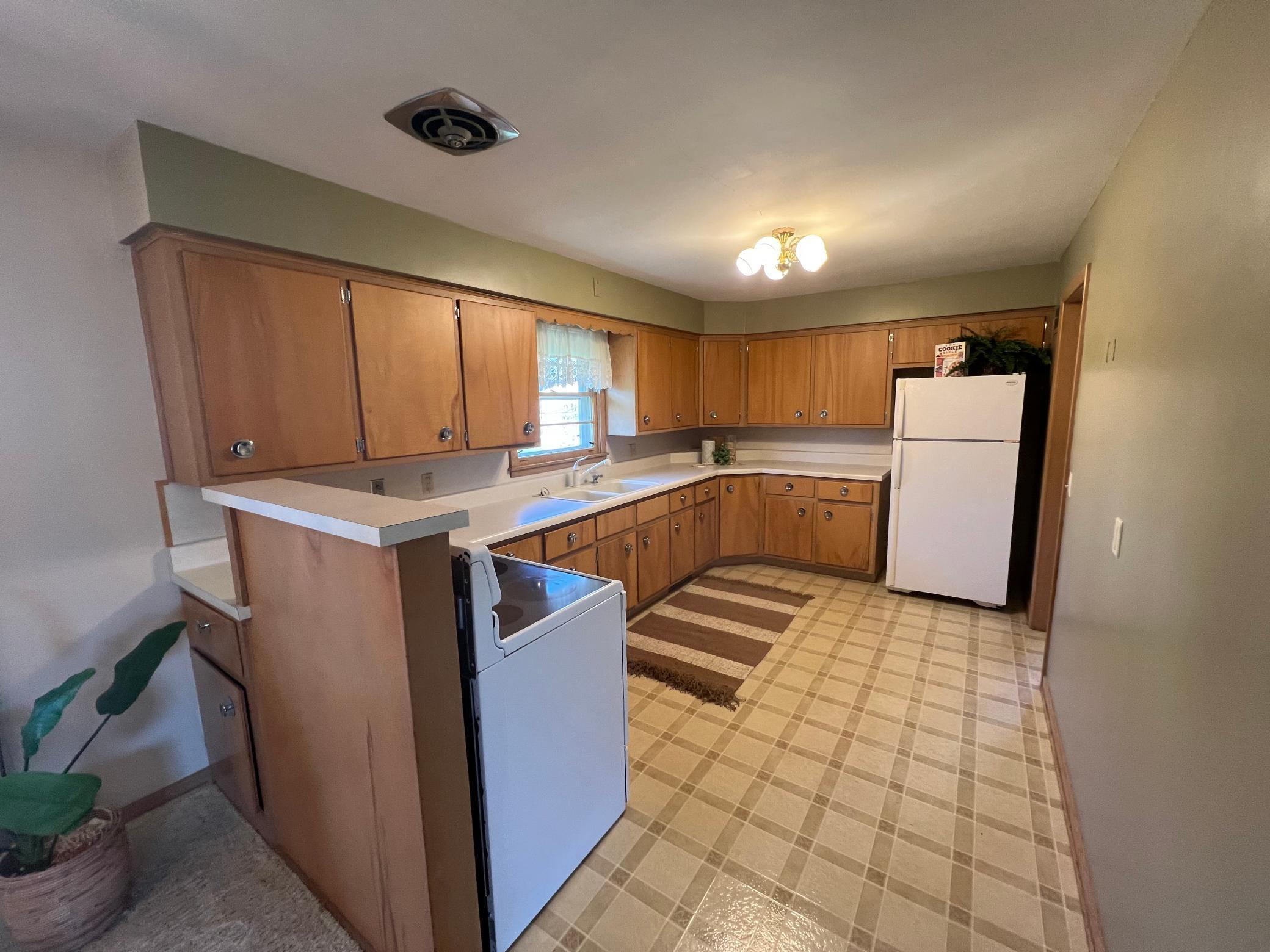 217 Clary Street W