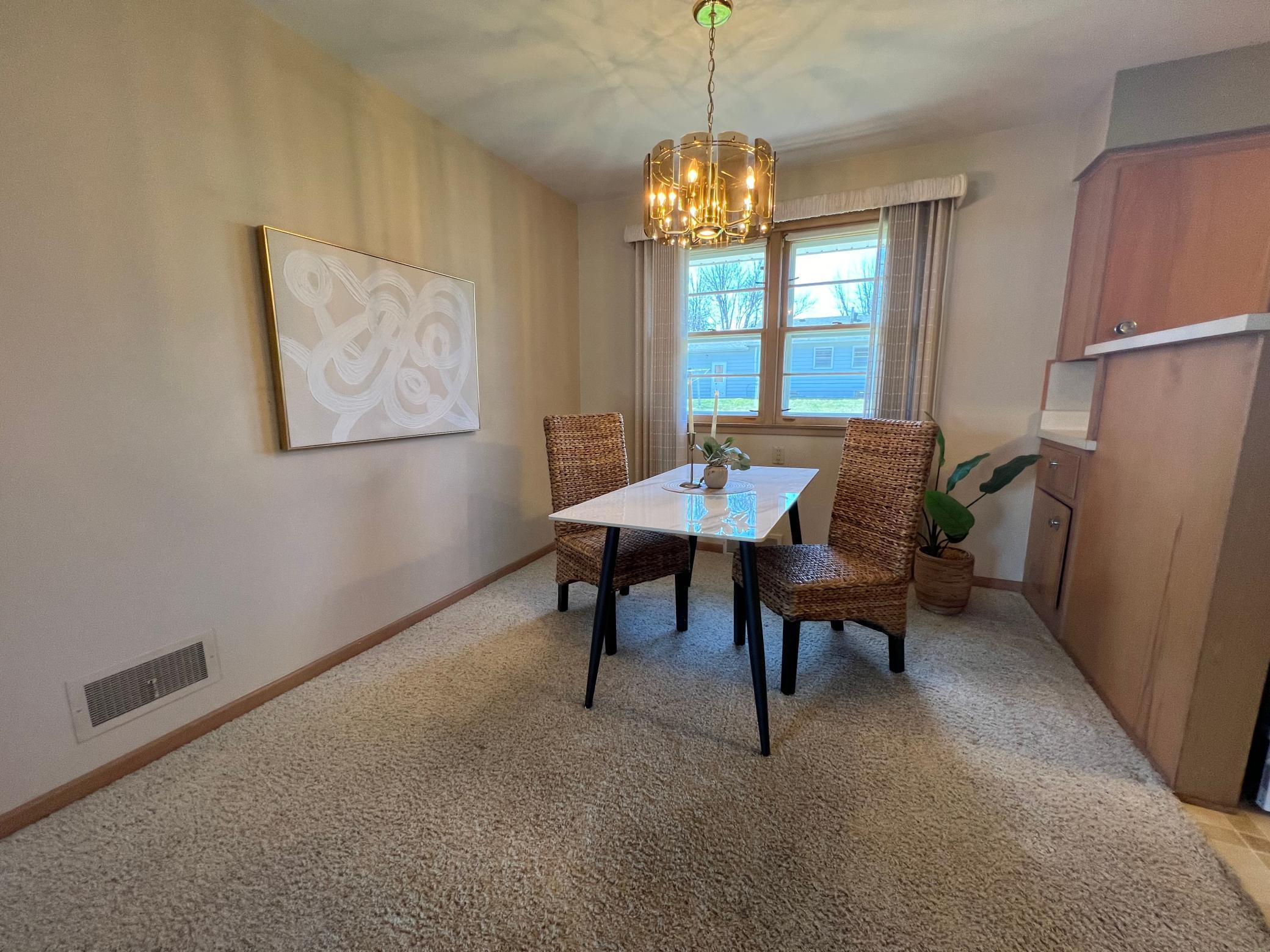 217 Clary Street W
