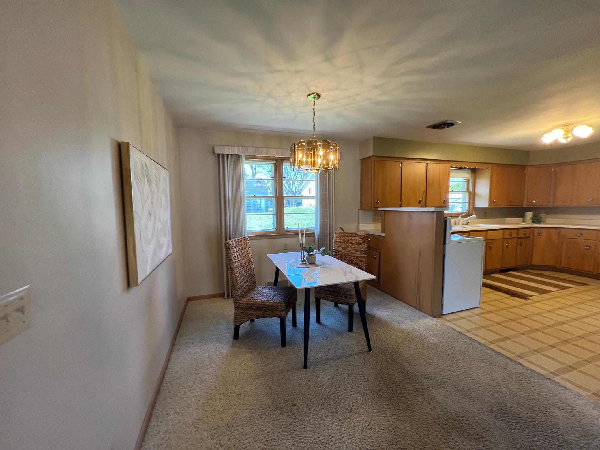 217 Clary Street W