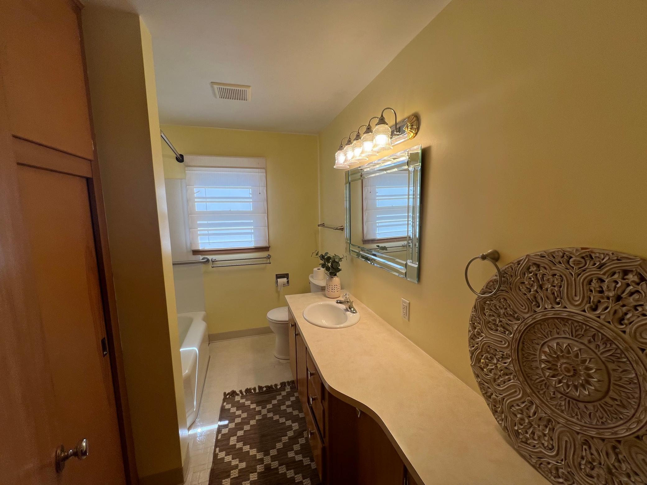 217 Clary Street W