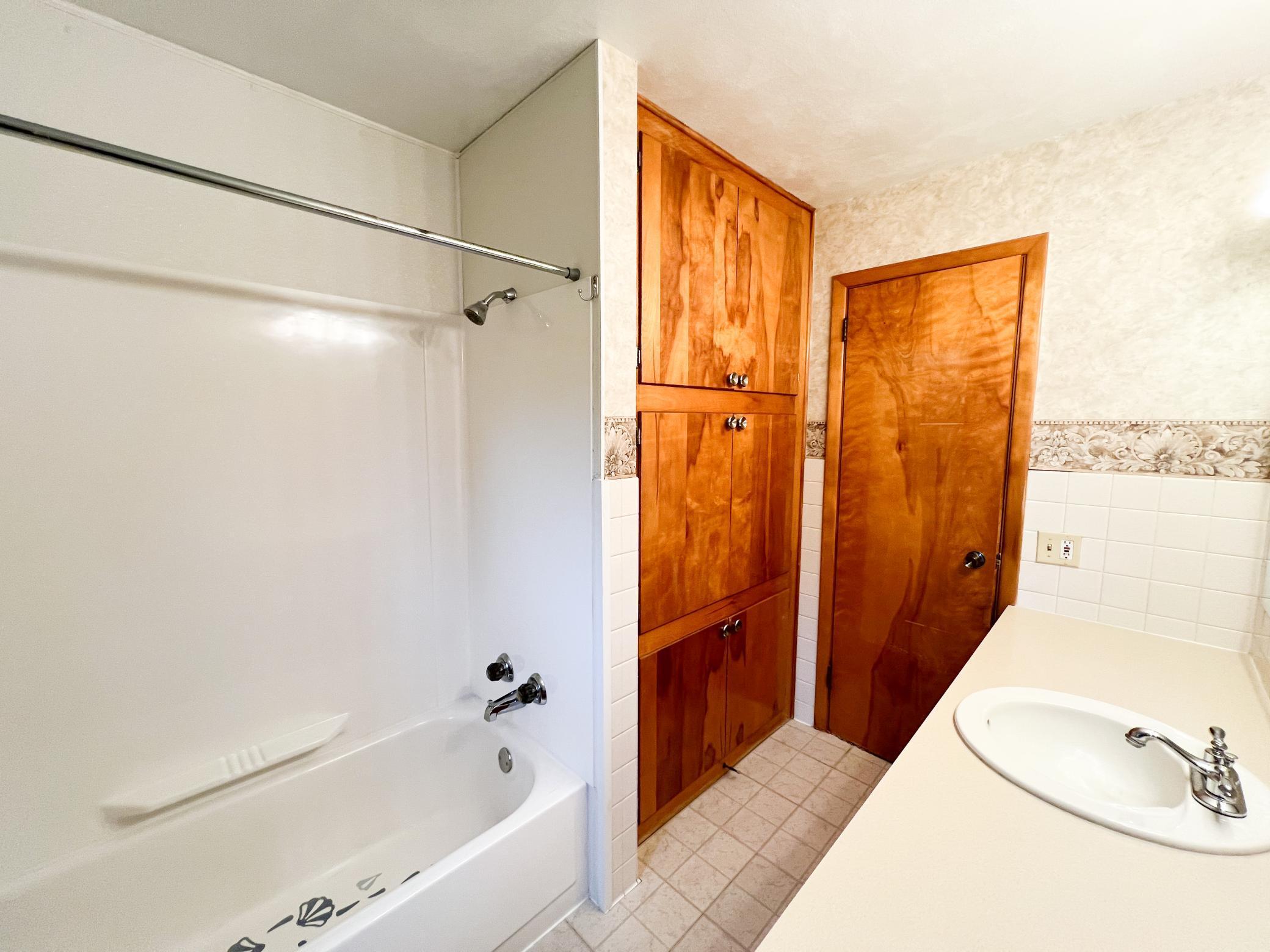 1623 Skyline Drive