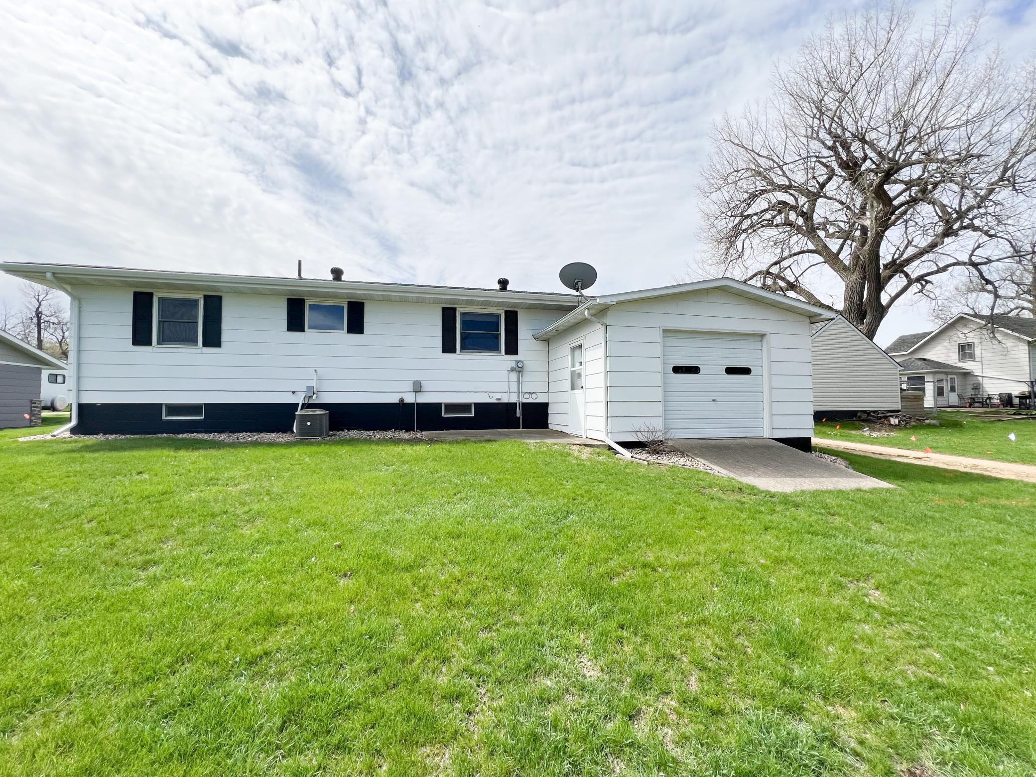 208 E 2nd Street