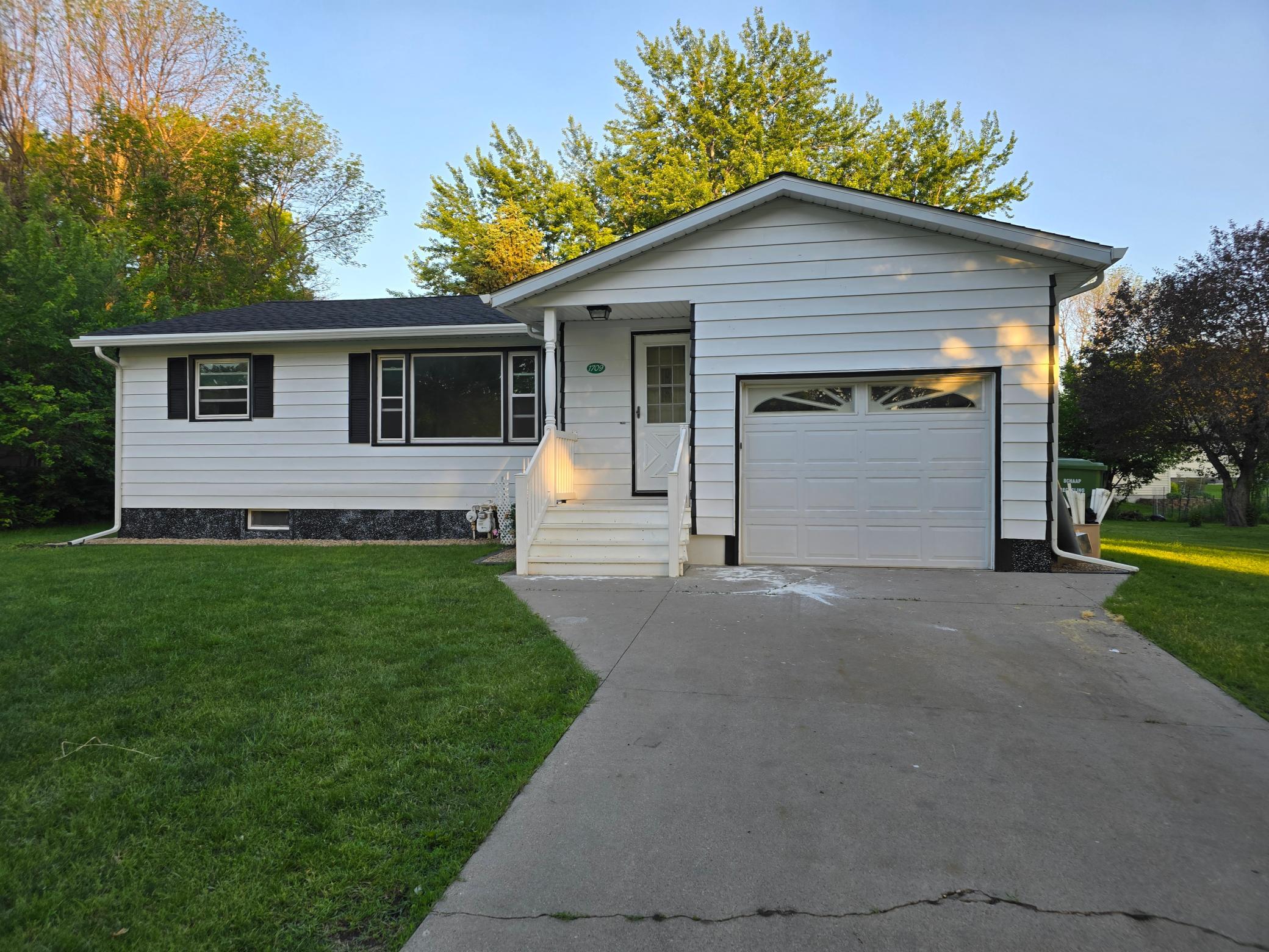 1709 Bantom Place