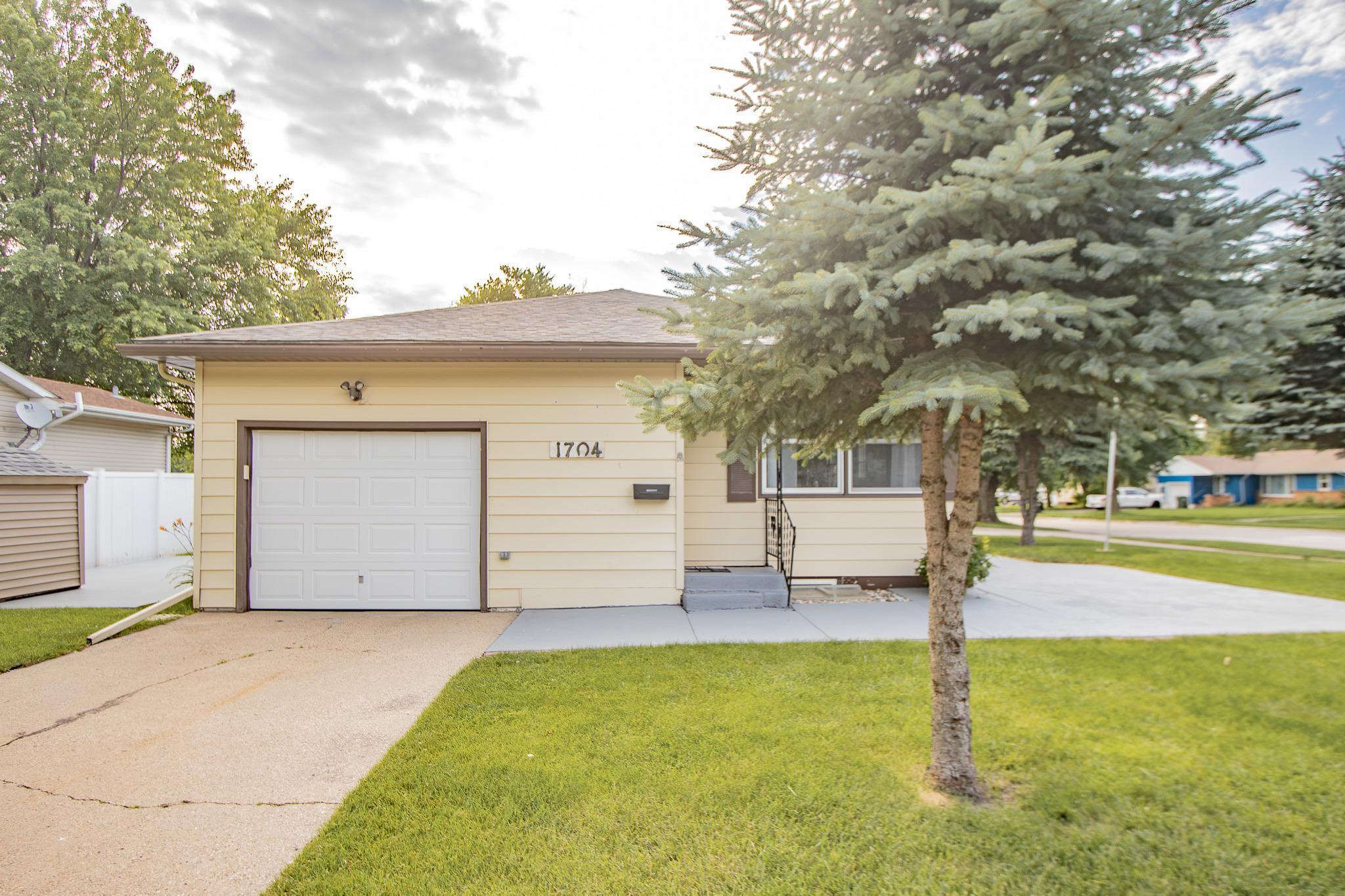 1704 Bantom Place