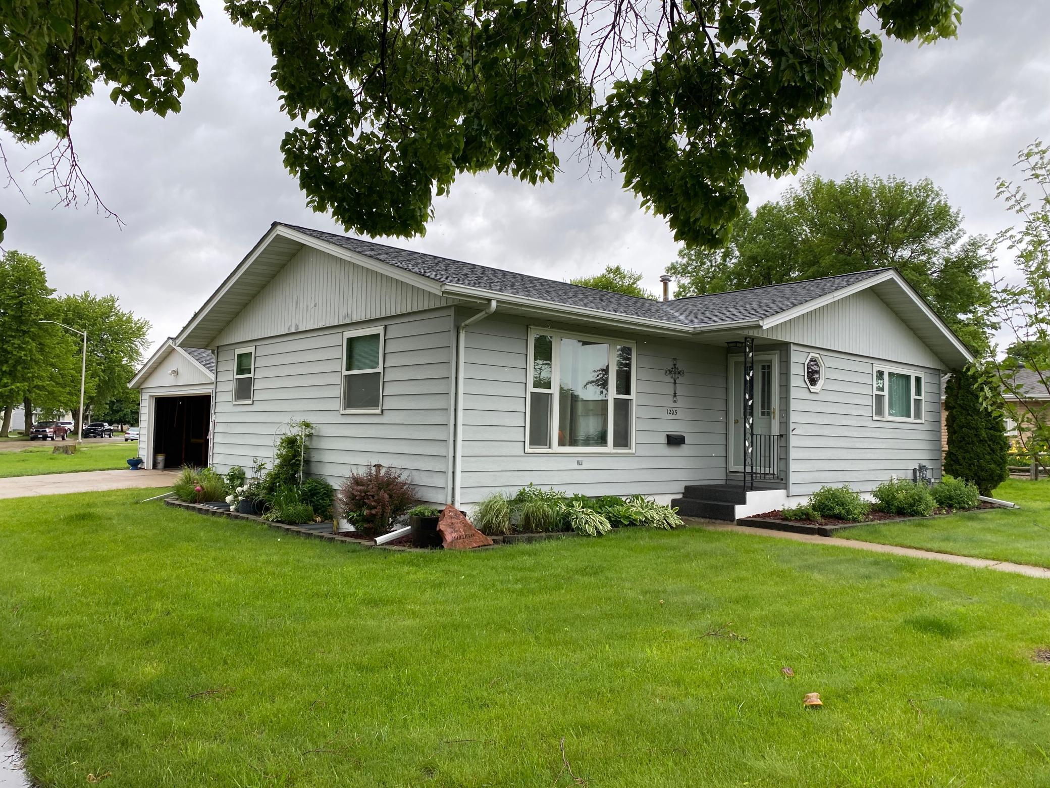 1205 Diagonal Road