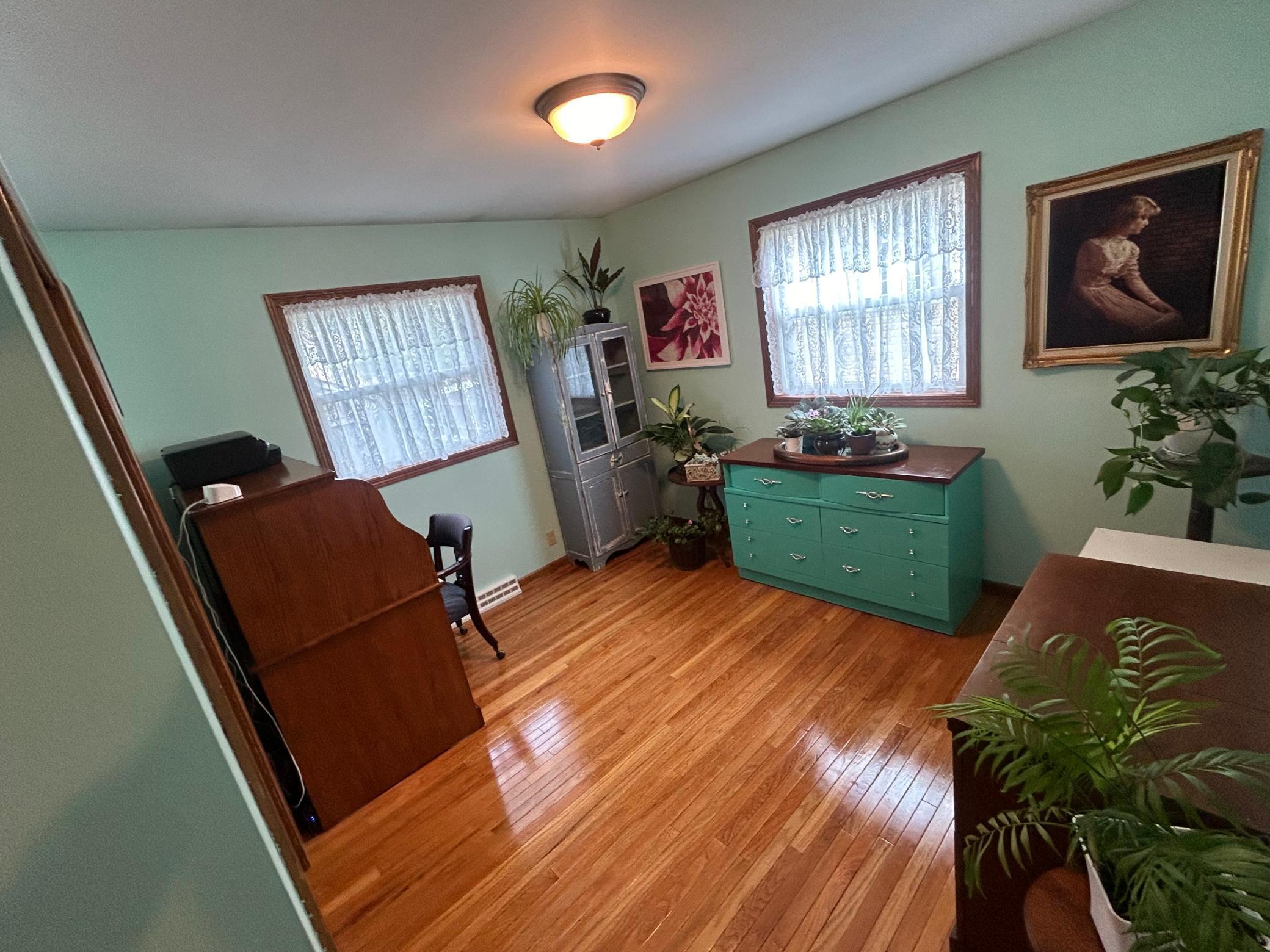 1205 Diagonal Road