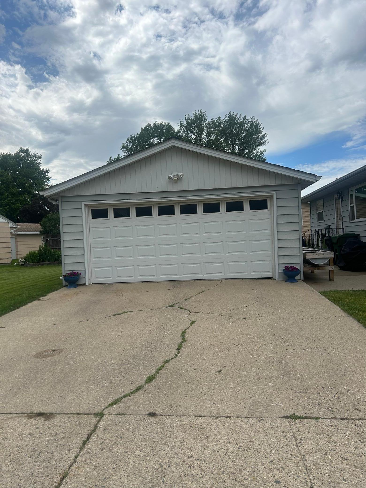 1205 Diagonal Road