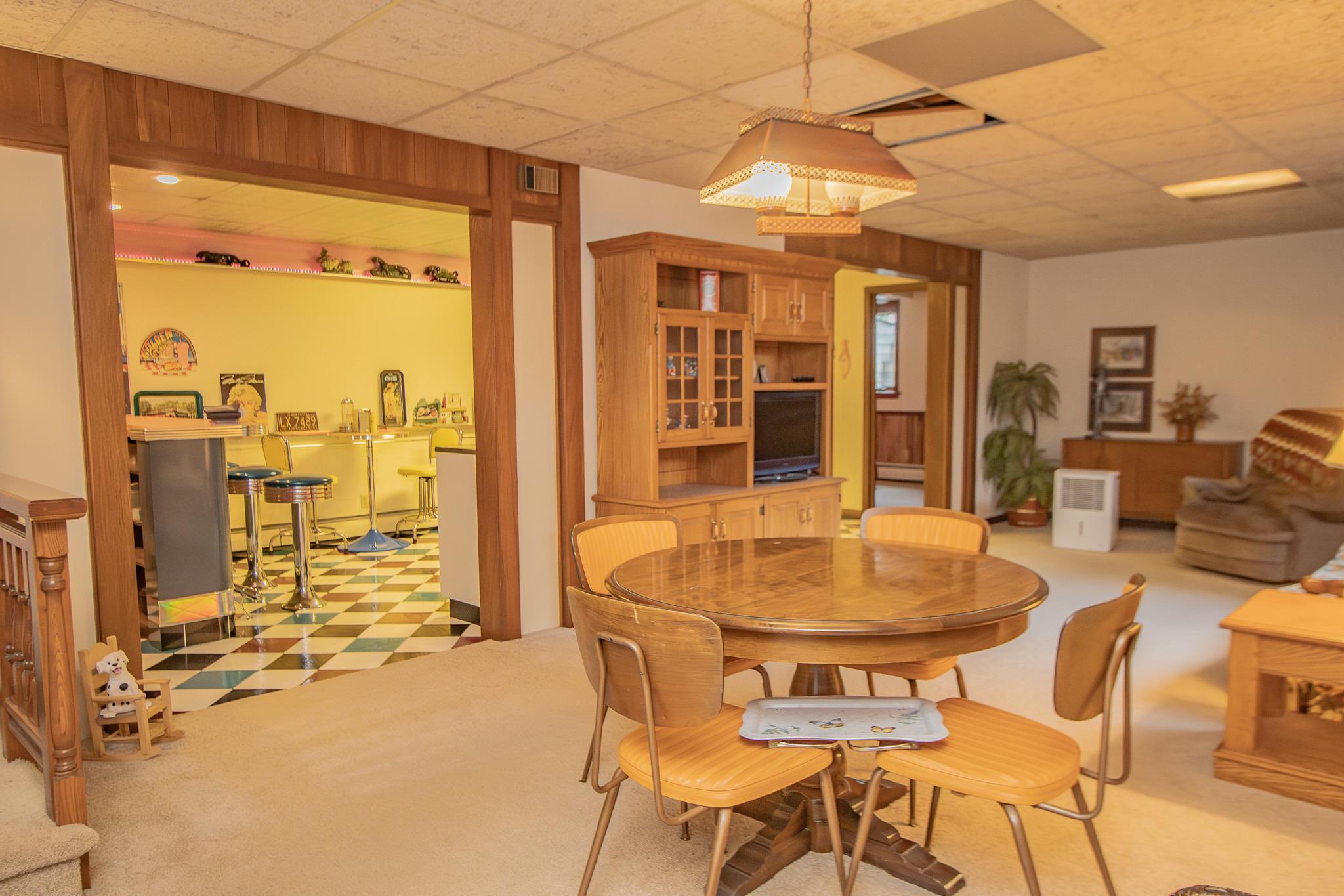1604 Johnson Lane