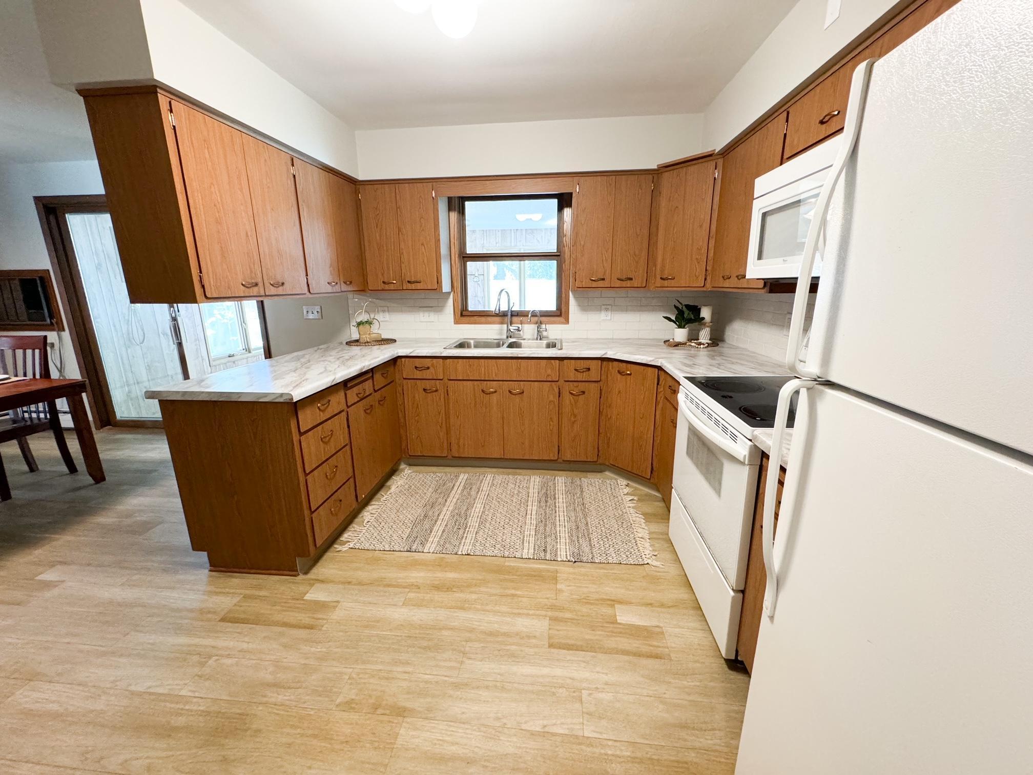 315 Clary Street W