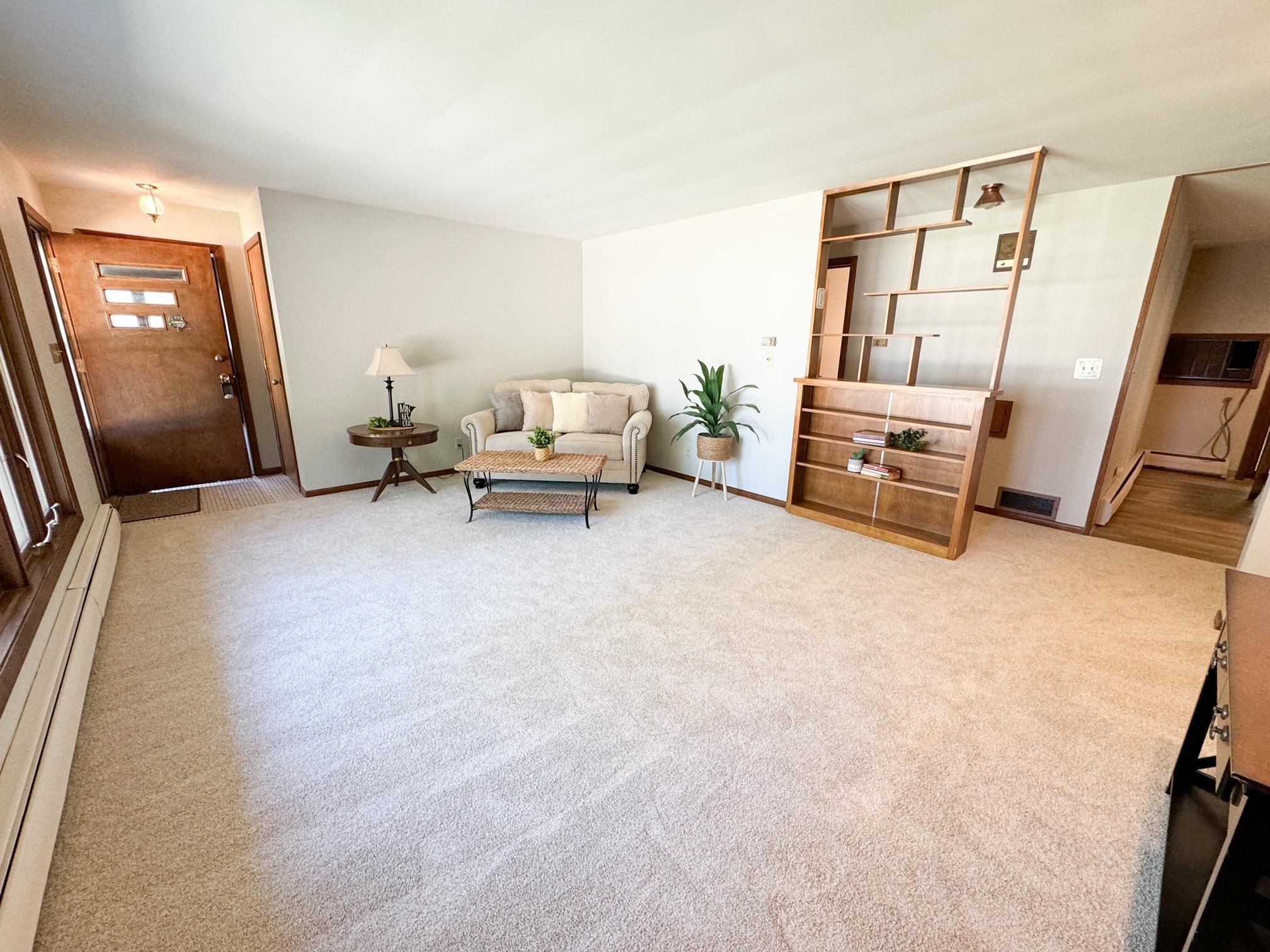315 Clary Street W