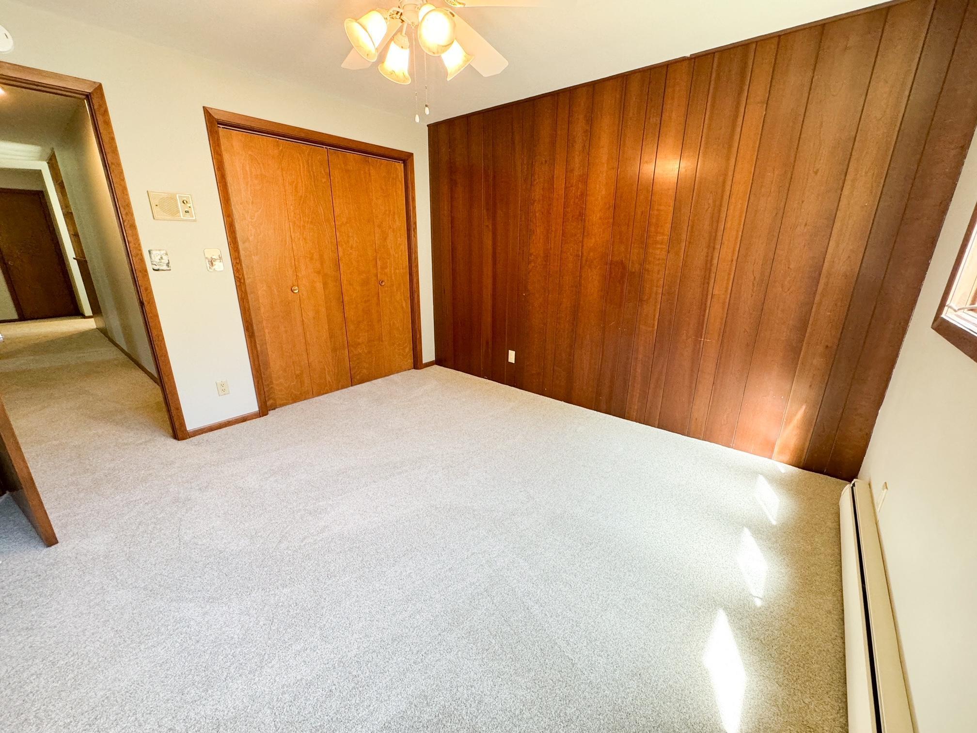 315 Clary Street W