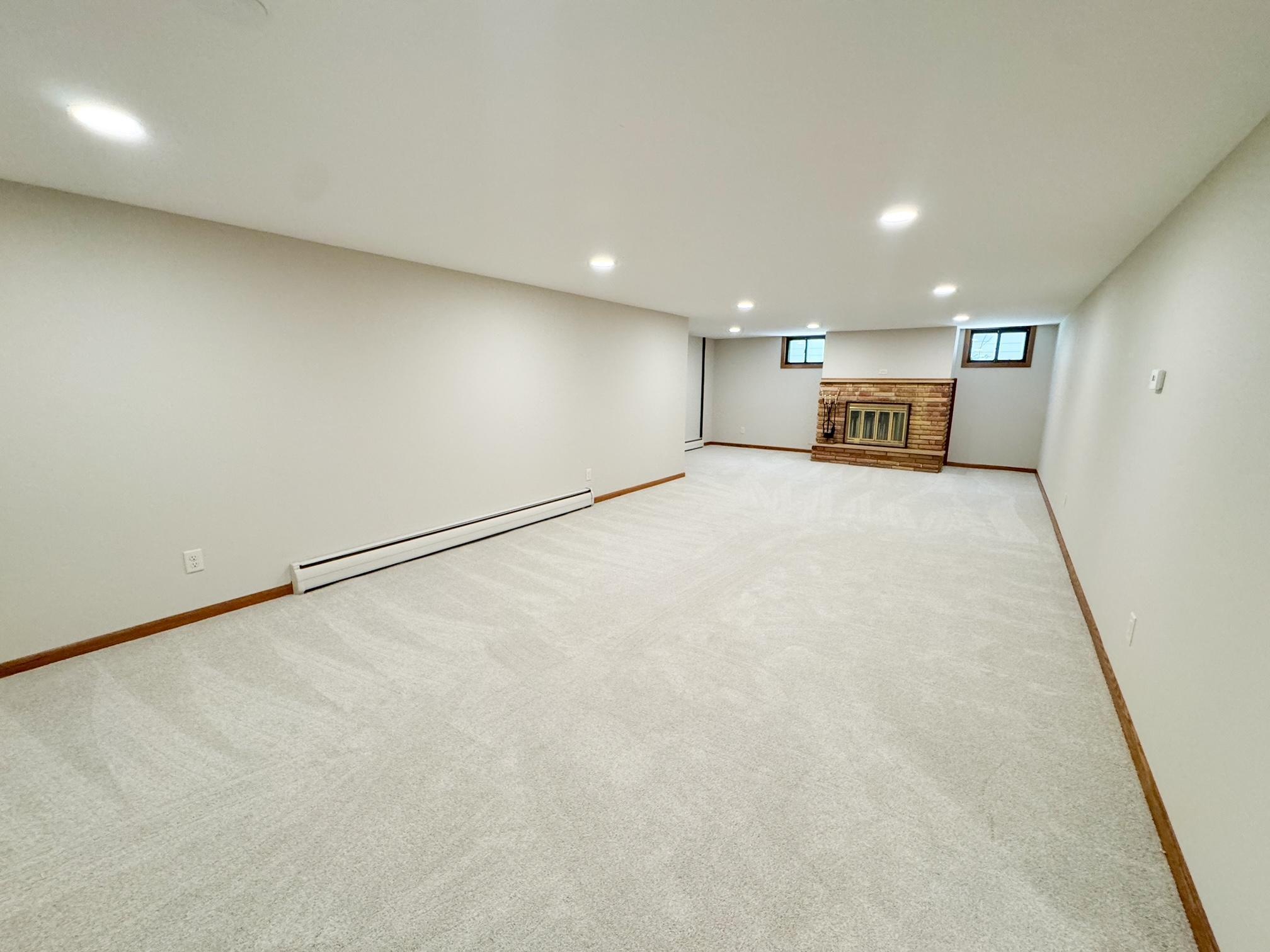 315 Clary Street W