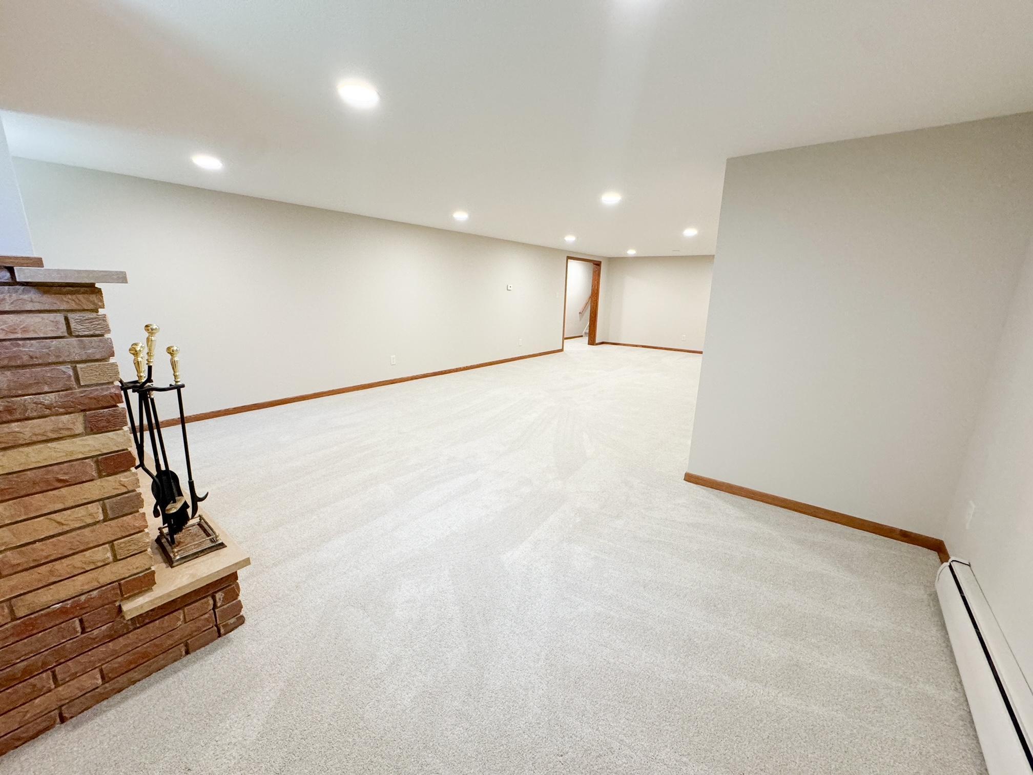 315 Clary Street W
