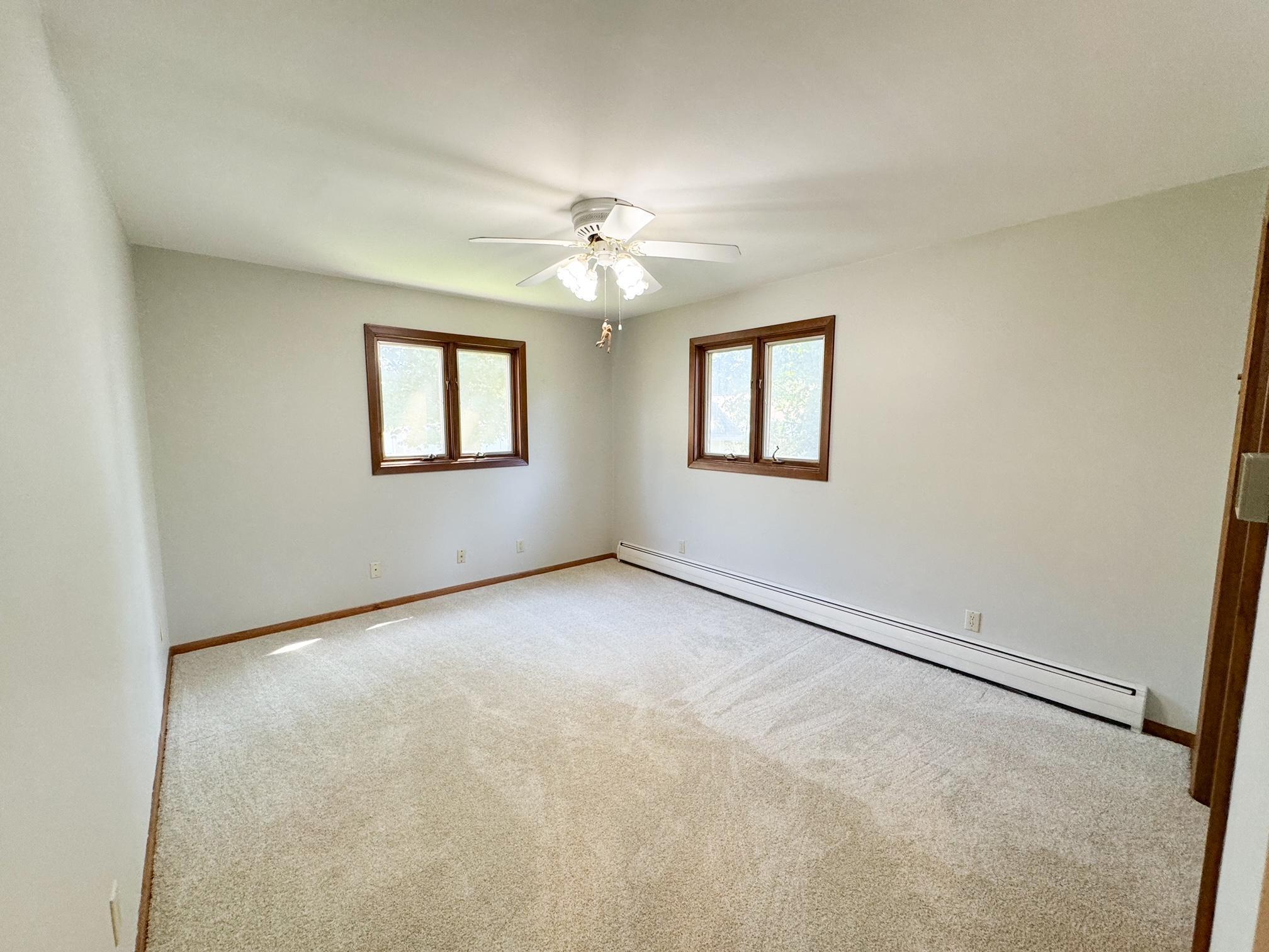 315 Clary Street W