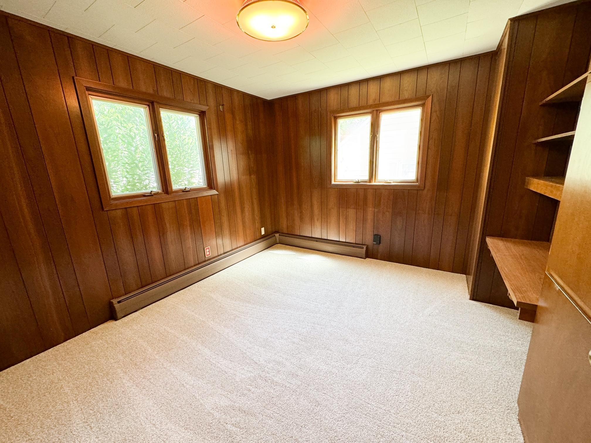 315 Clary Street W