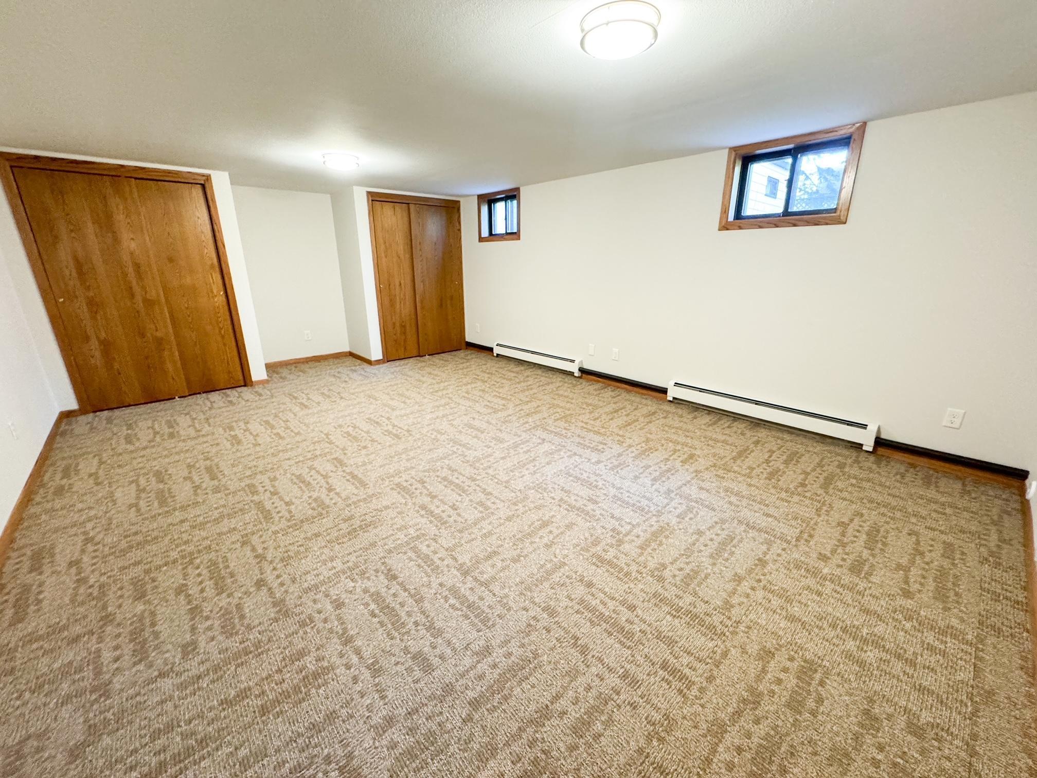 315 Clary Street W
