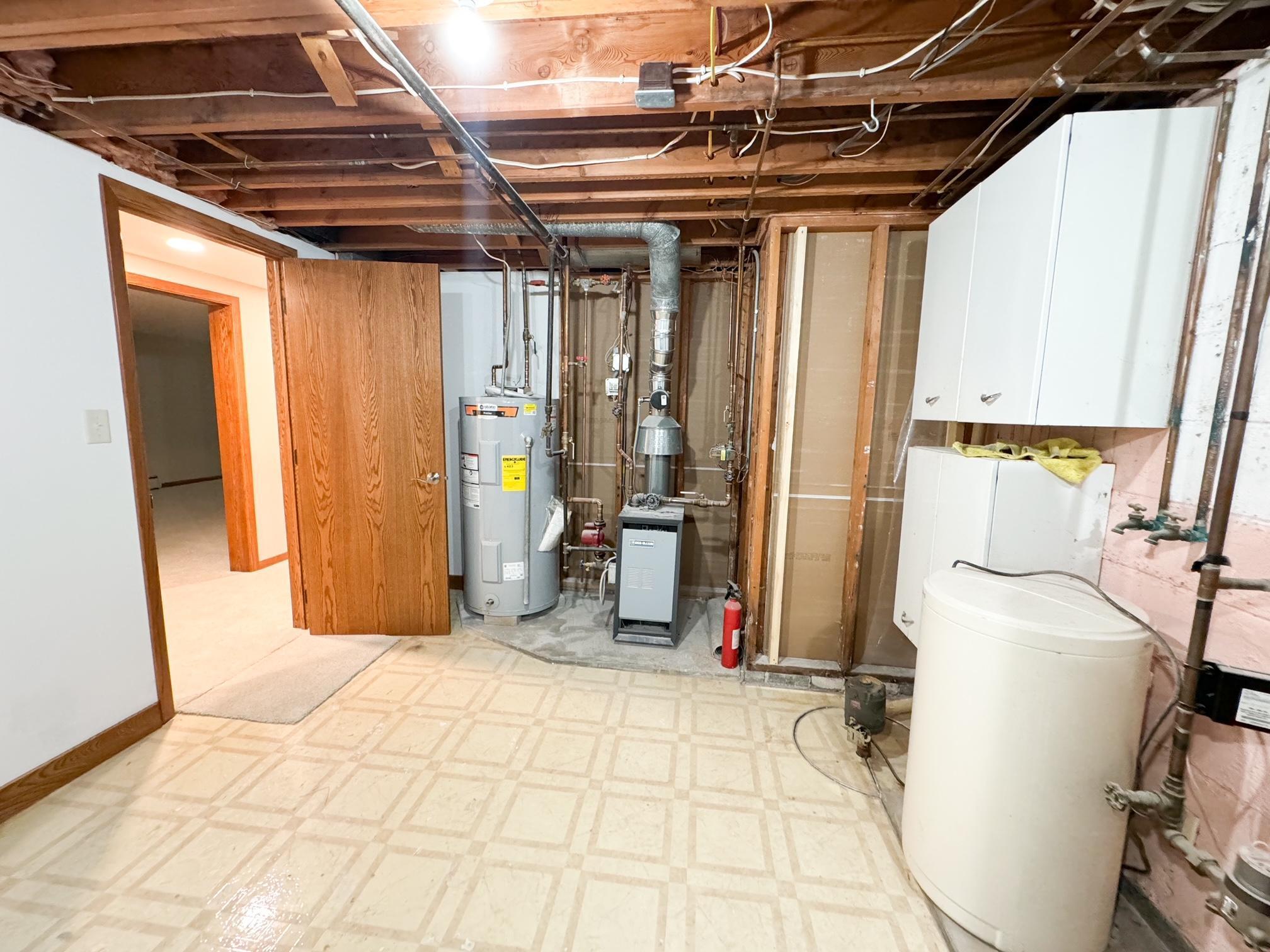 315 Clary Street W