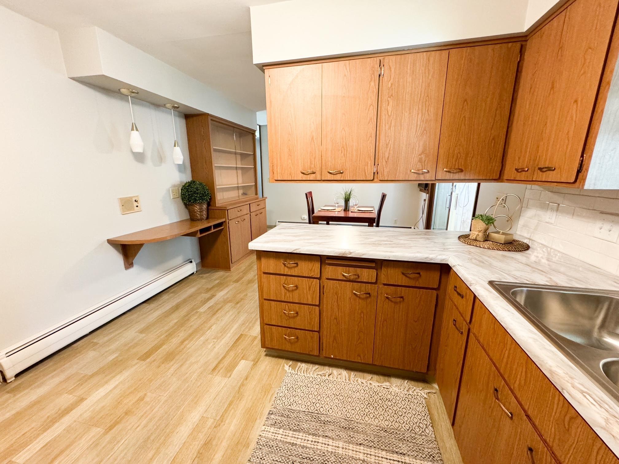315 Clary Street W