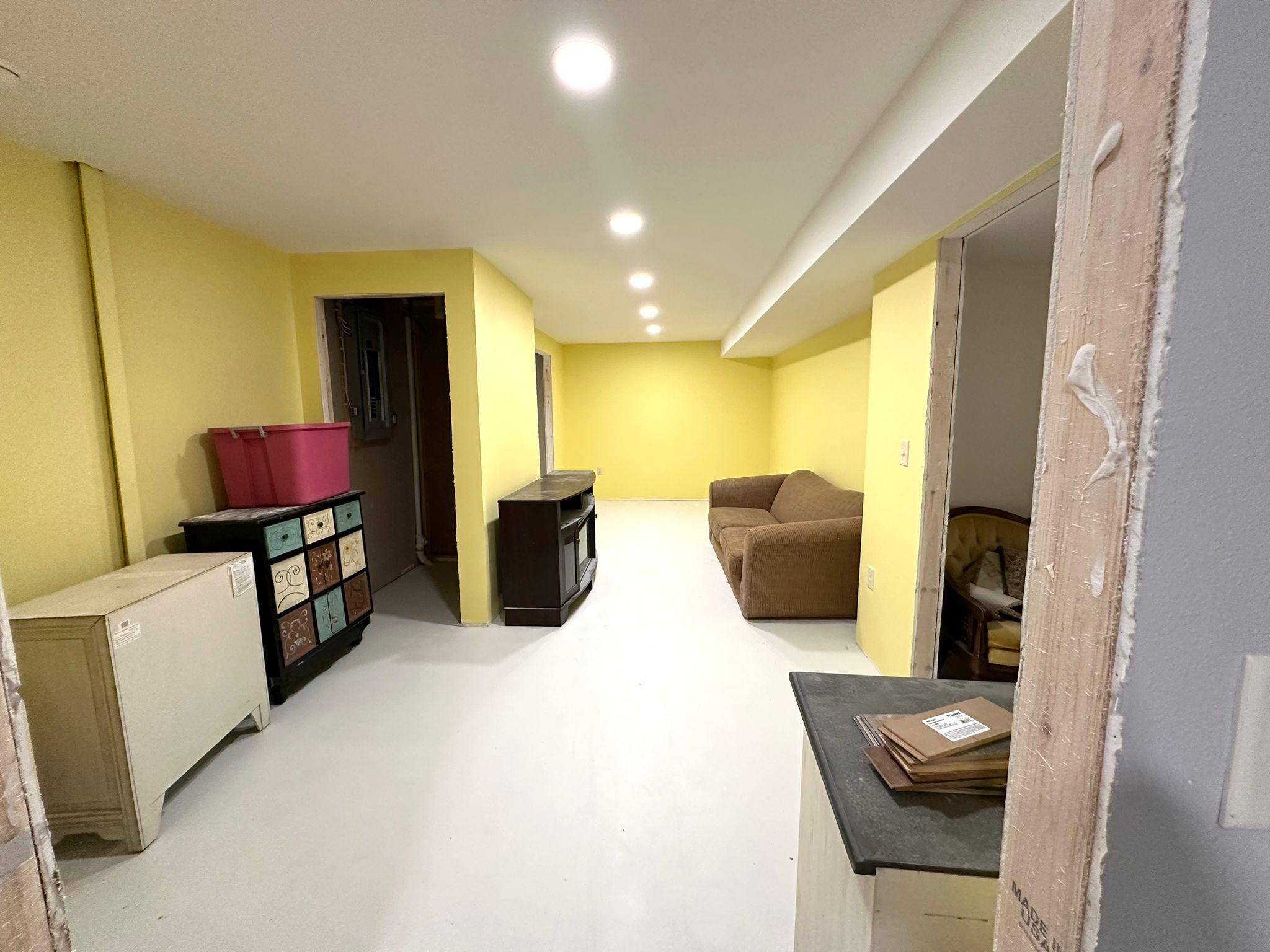 1279 Maplewood Drive