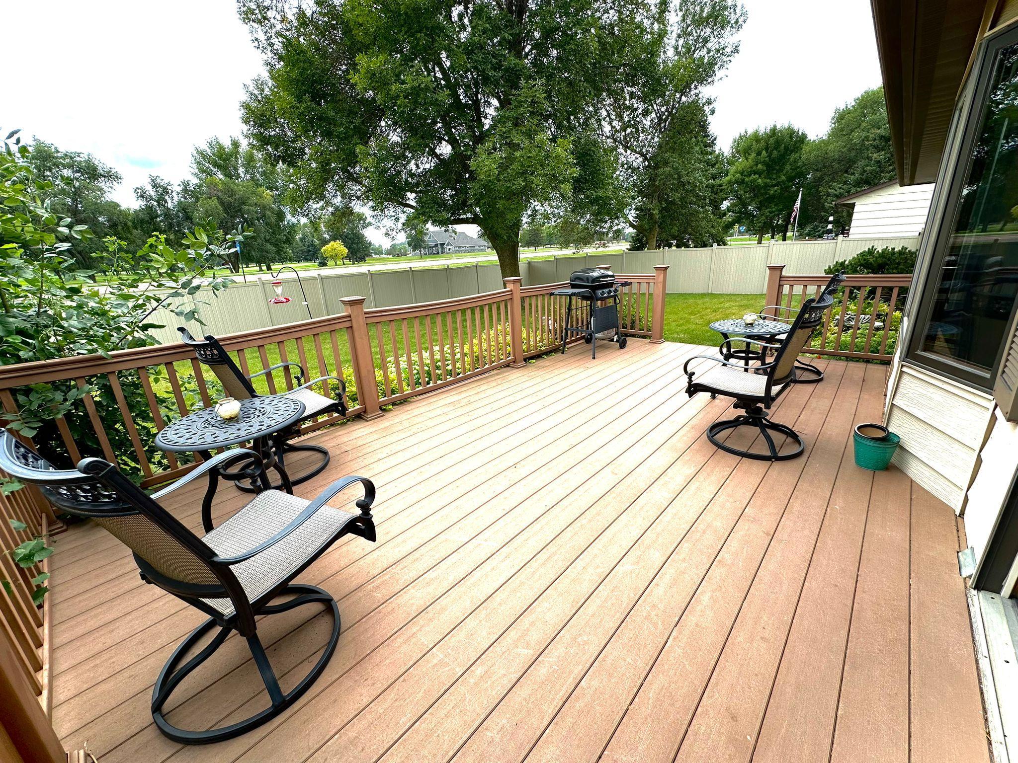 1279 Maplewood Drive