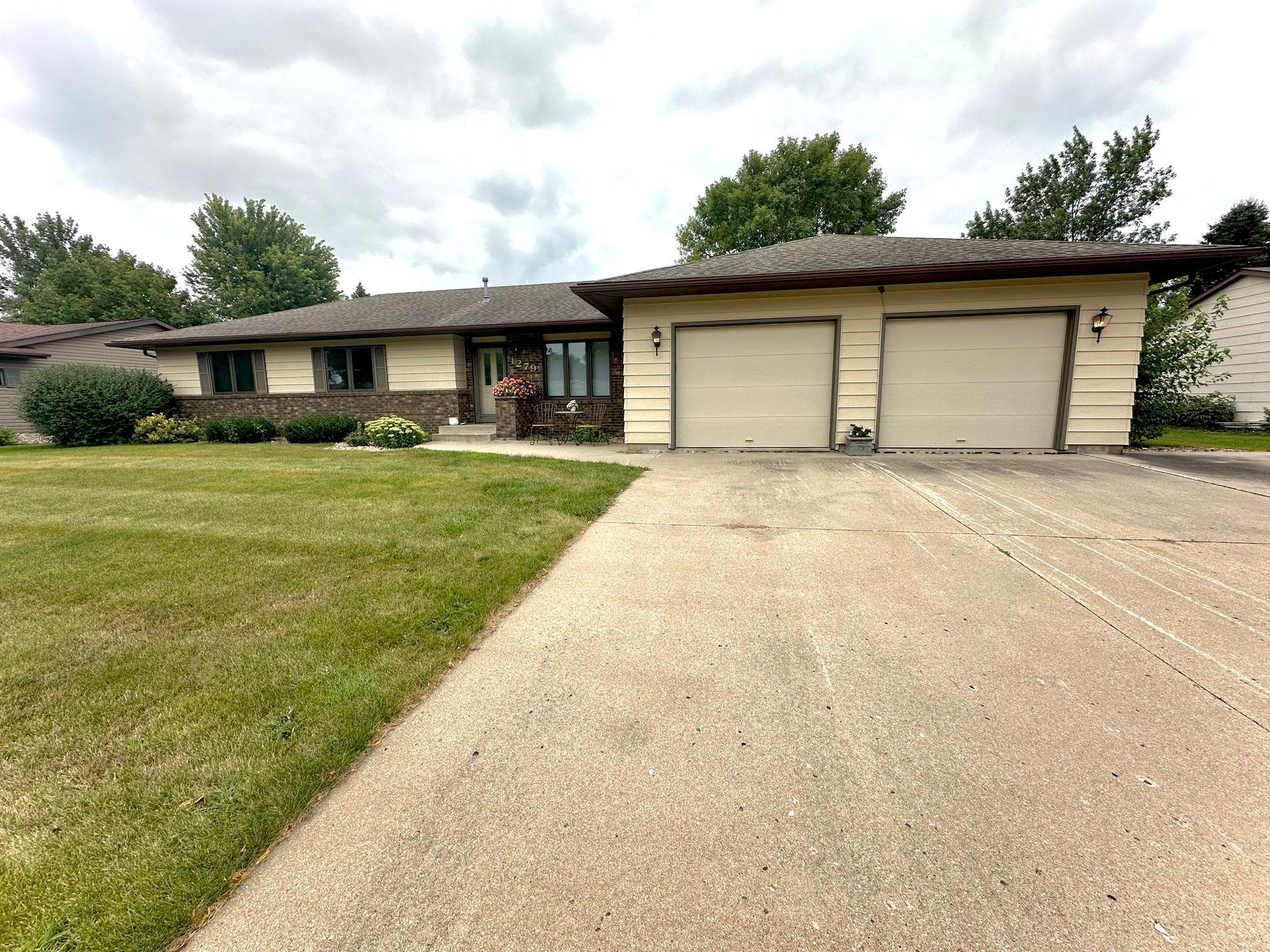 1279 Maplewood Drive