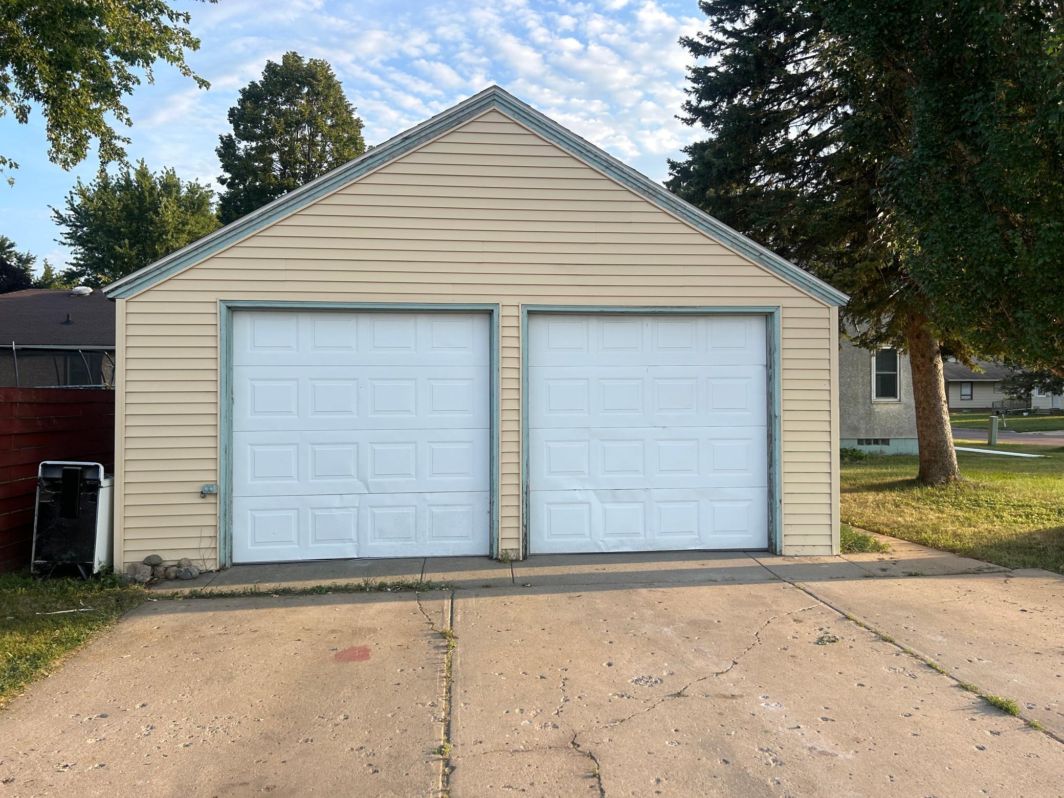 1907 Cedar Avenue