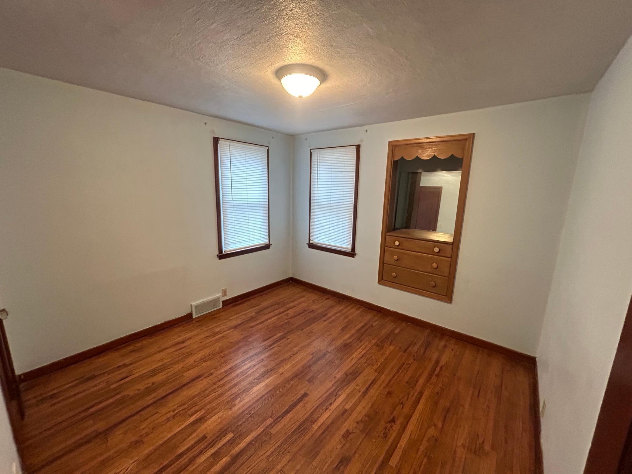 1907 Cedar Avenue