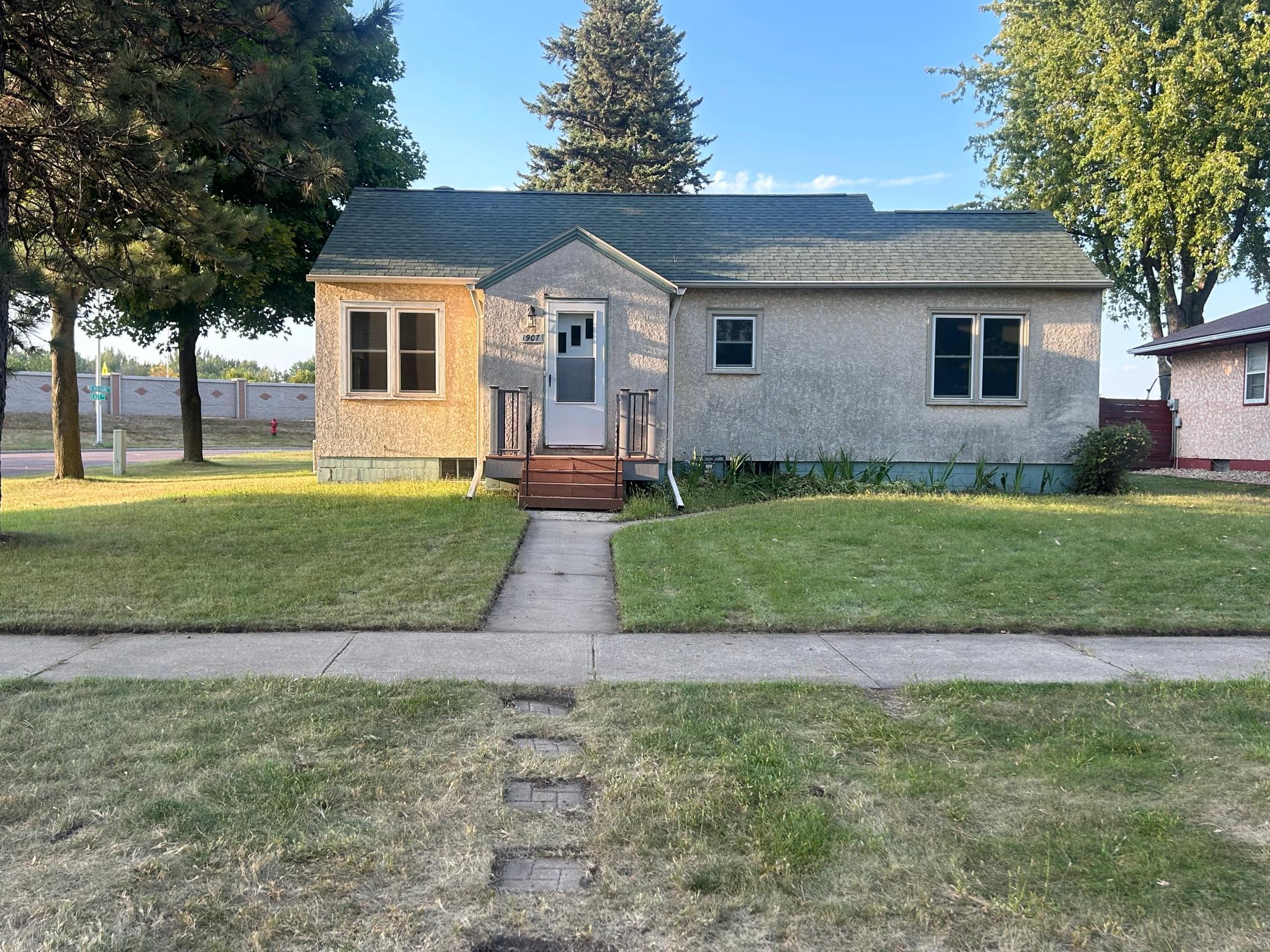 1907 Cedar Avenue