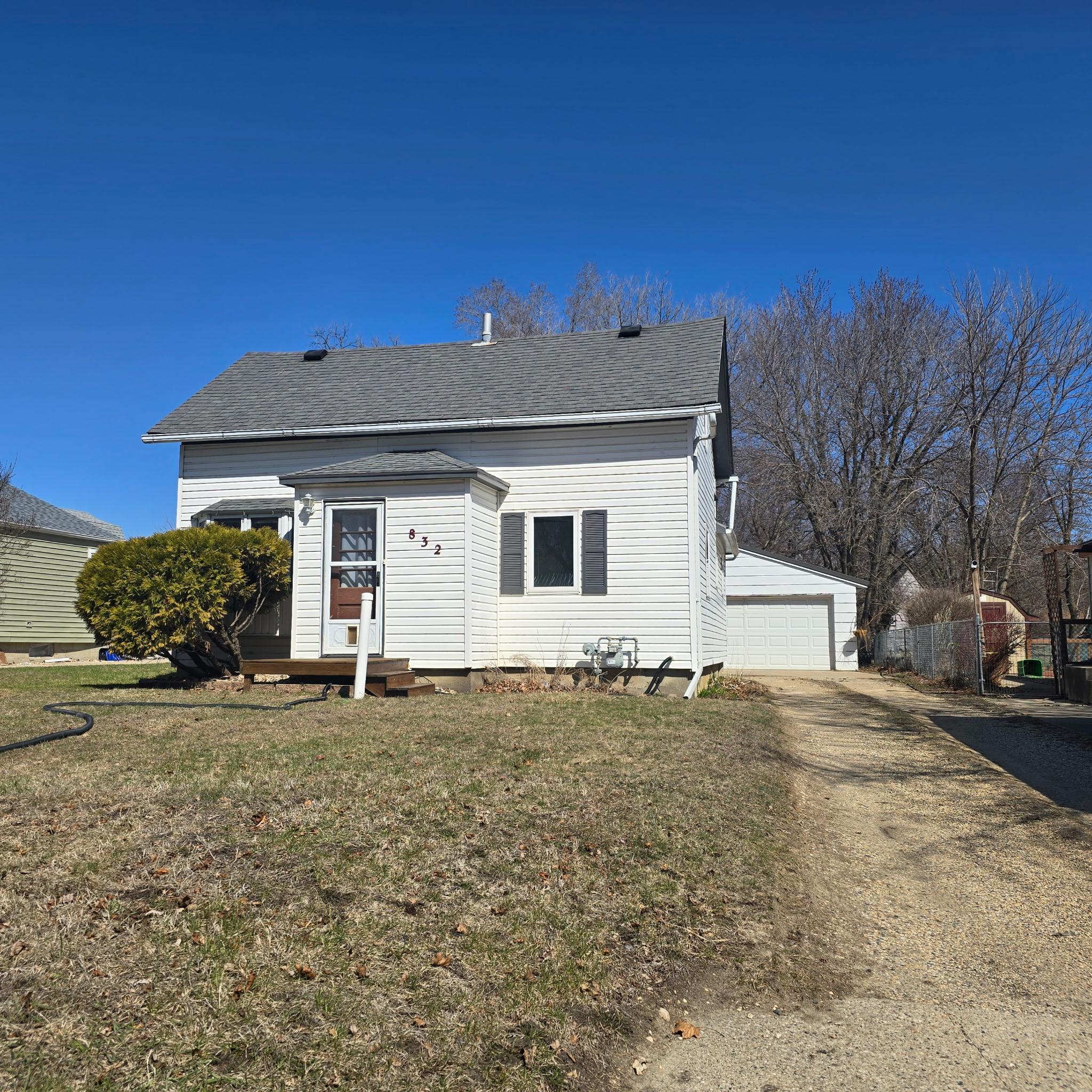 832 Godfrey Street