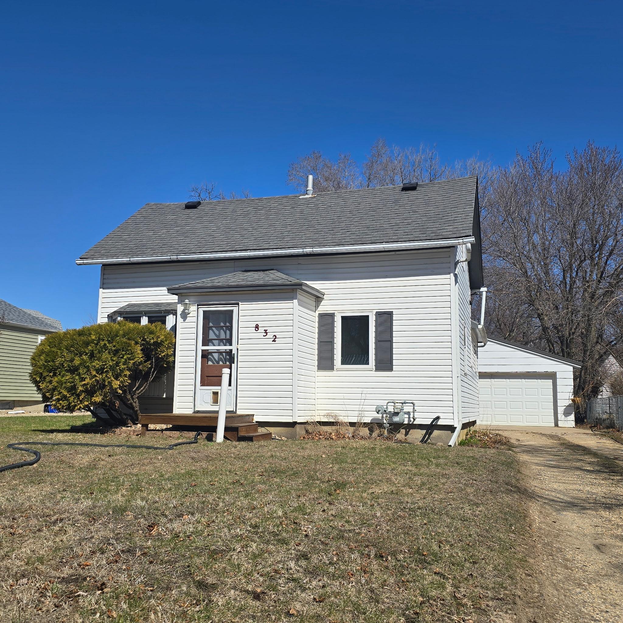 832 Godfrey Street