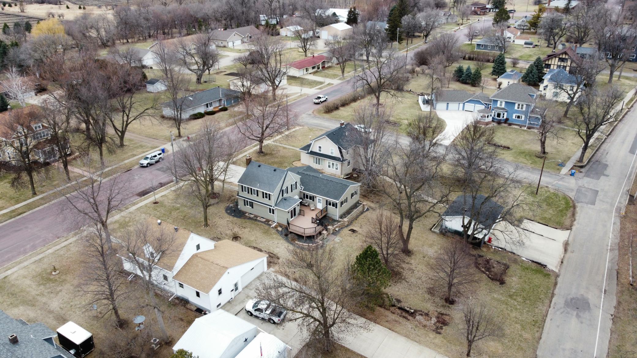 604 Lafayette Avenue S