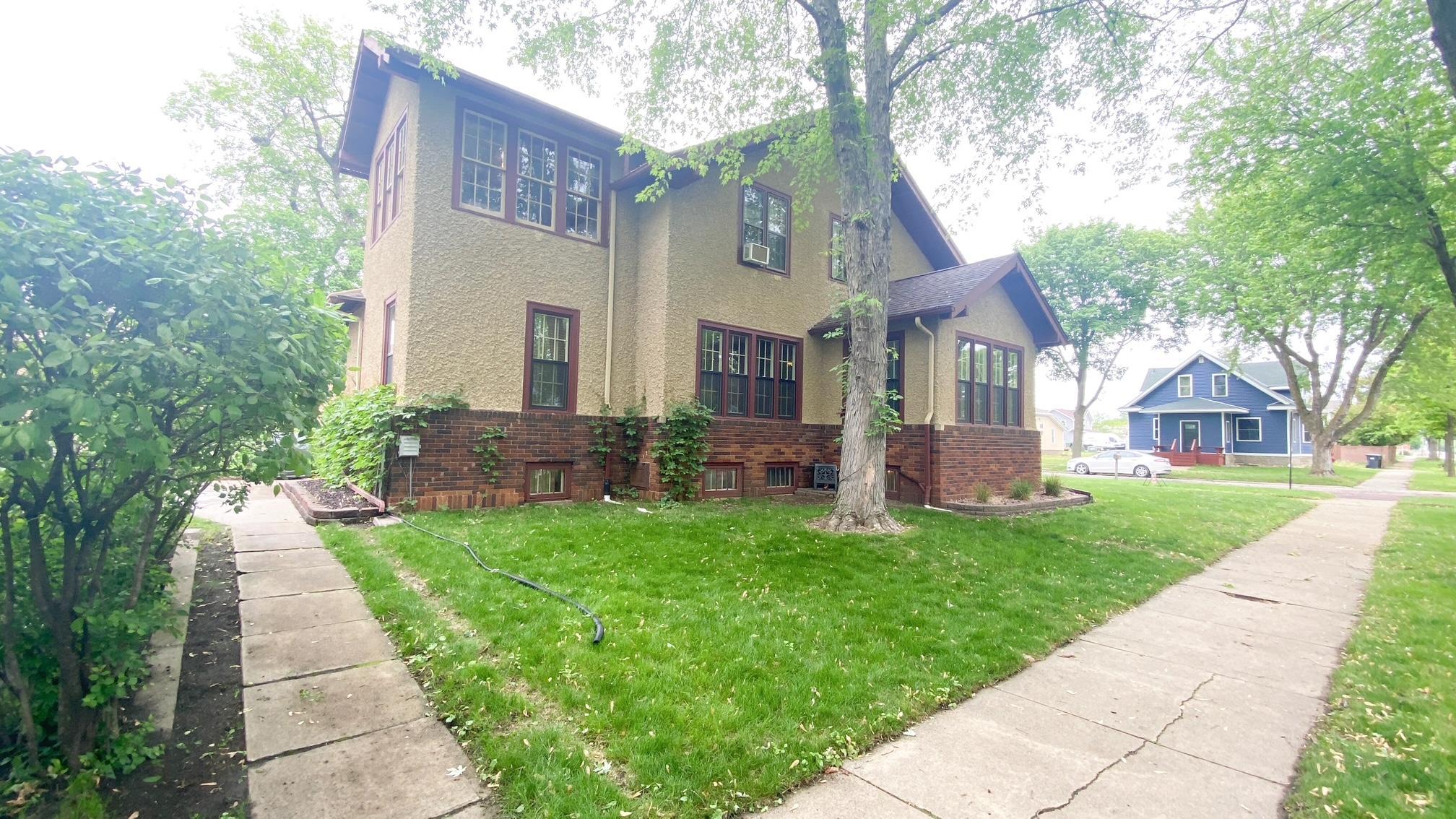 1201 6th Avenue