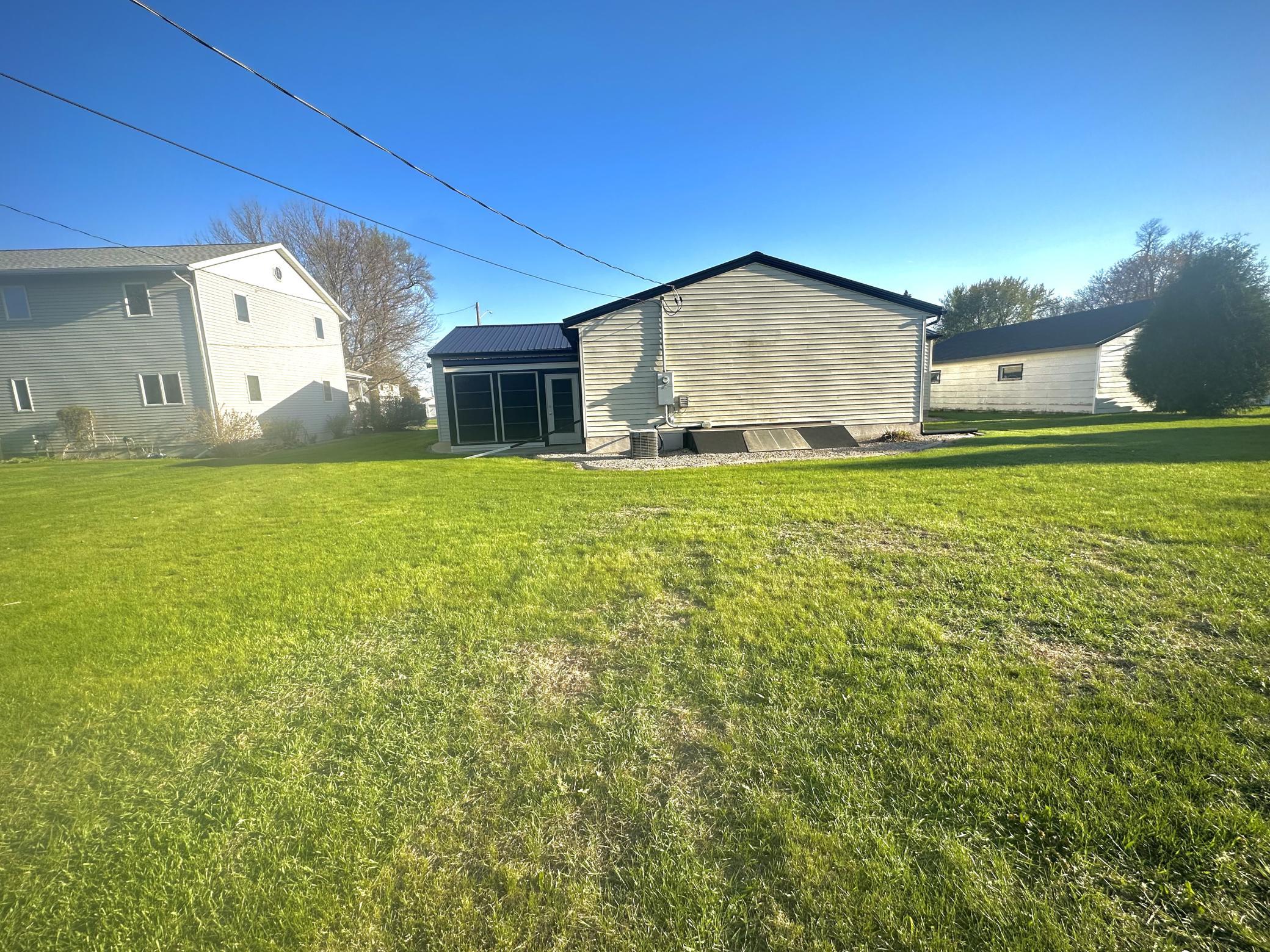 414 3rd Street NE