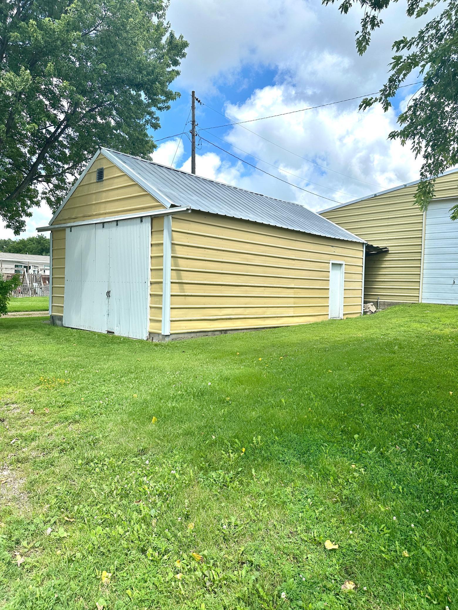 139 2nd Ave