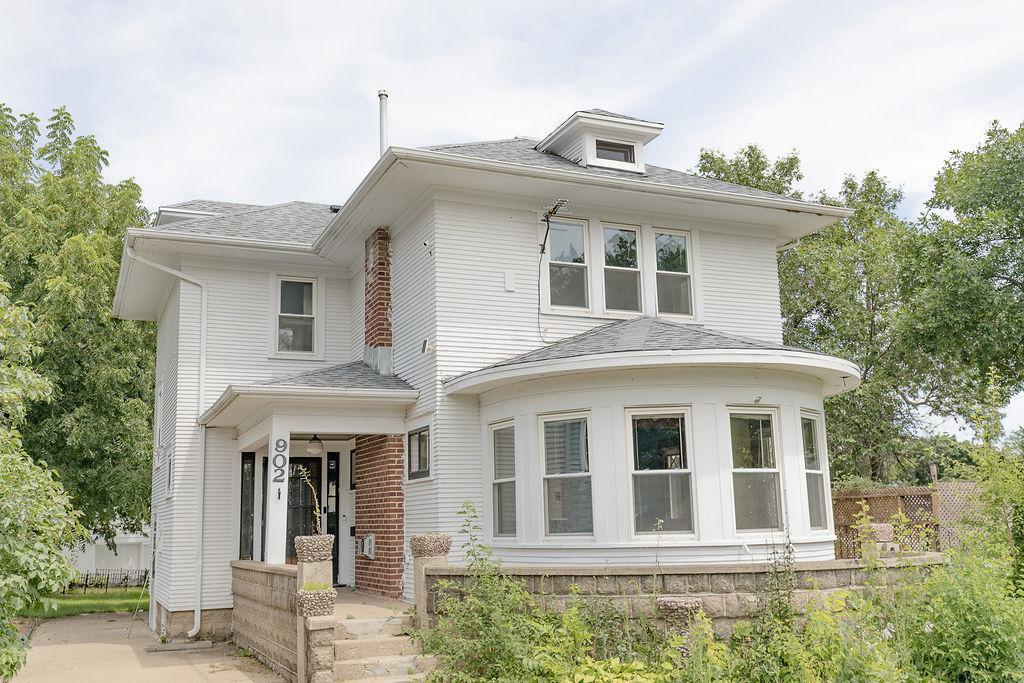 902 White Street
