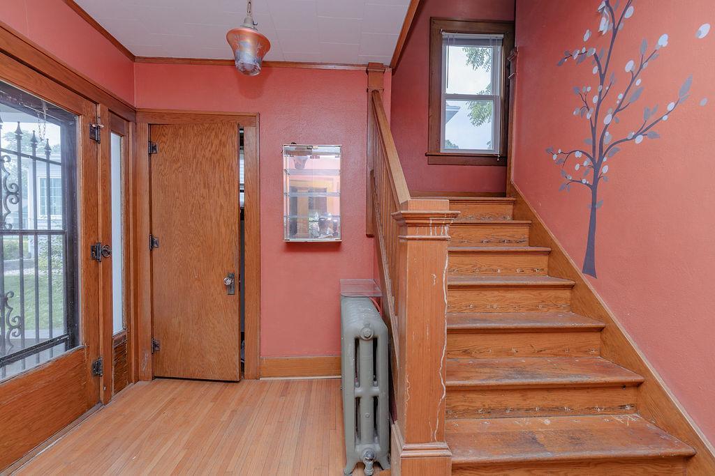 902 White Street