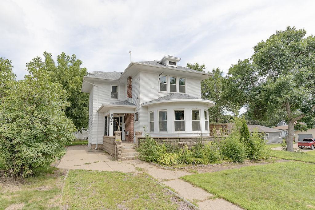 902 White Street