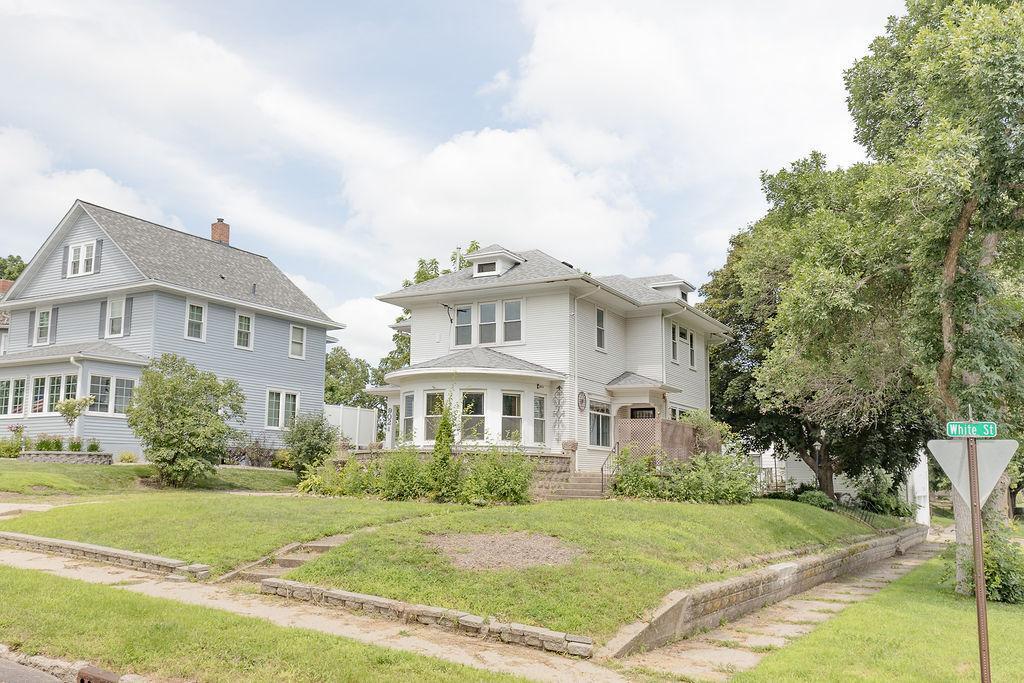 902 White Street