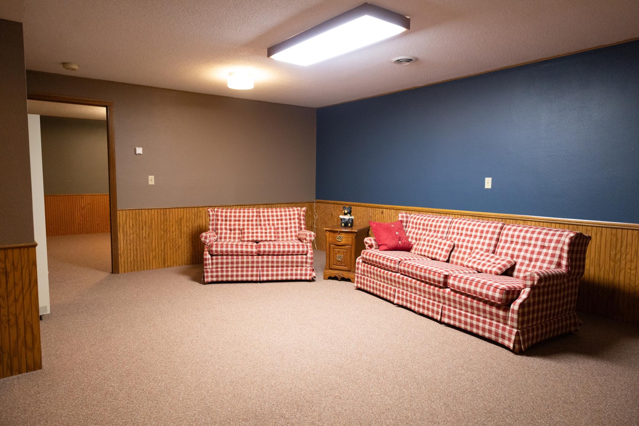 601 Lafayette Avenue S