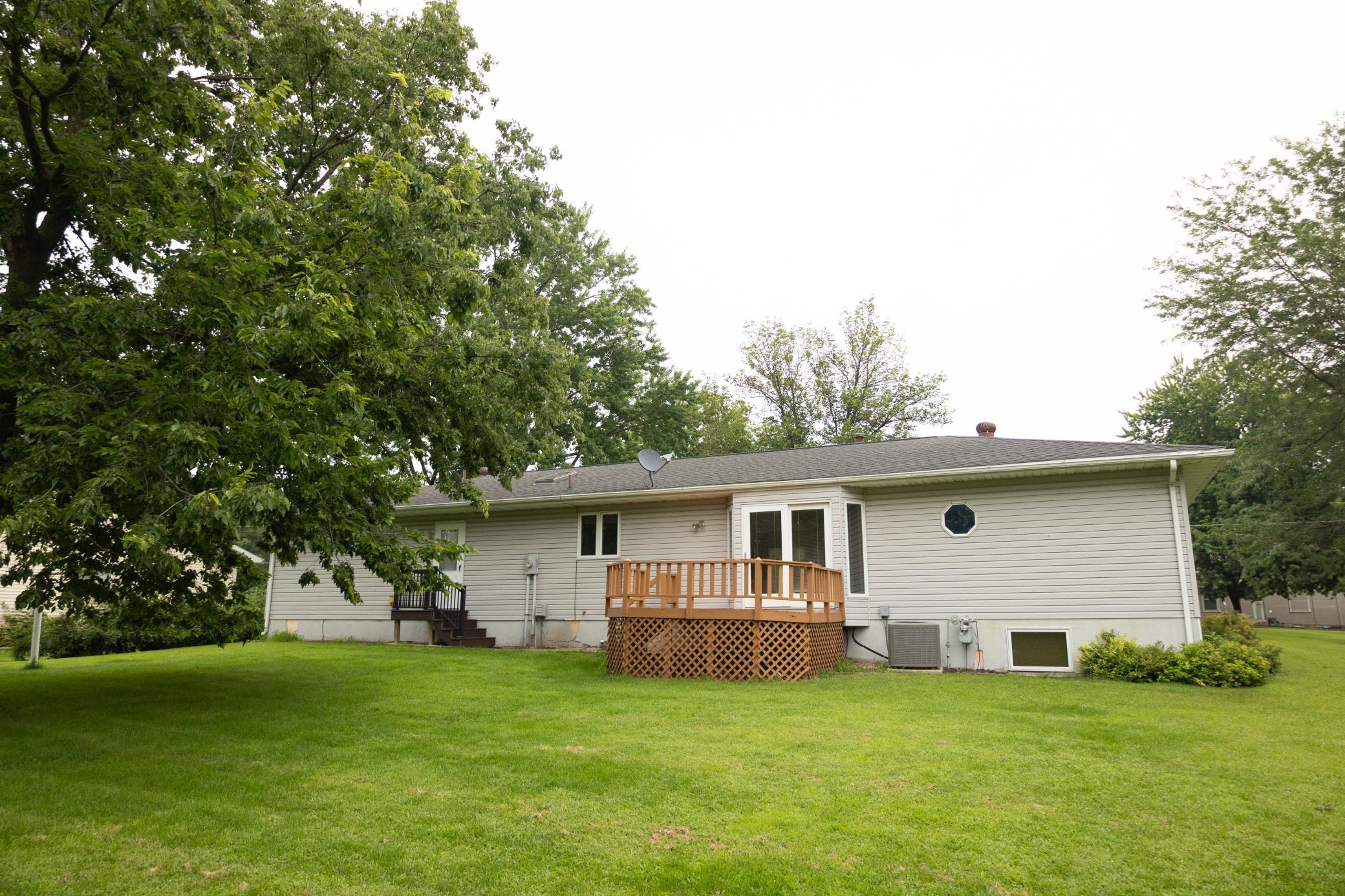 601 Lafayette Avenue S