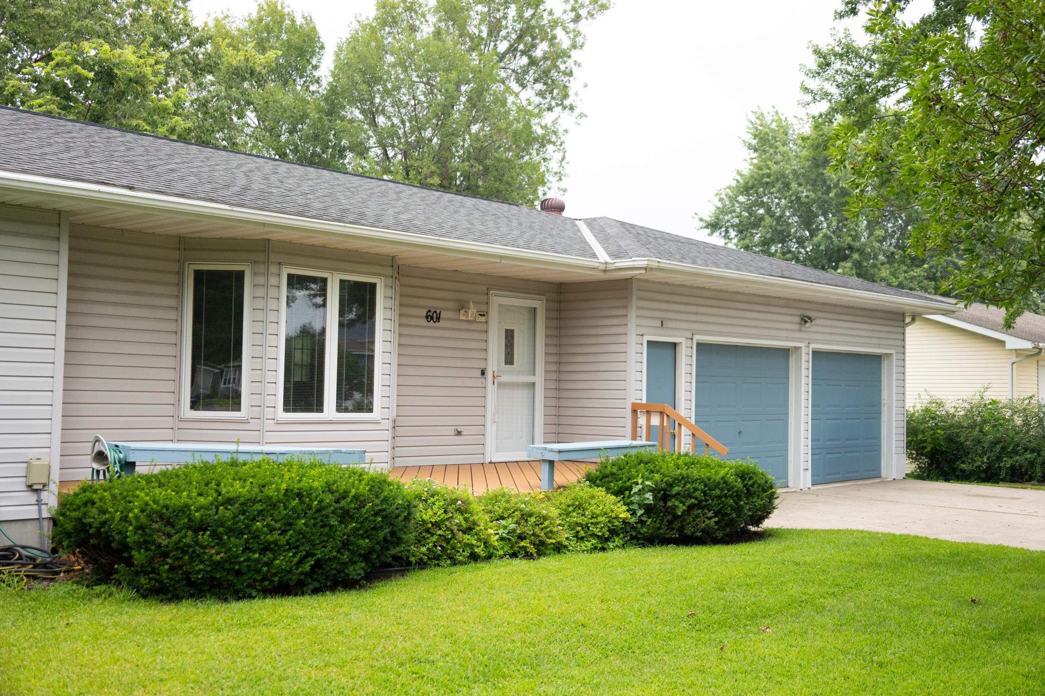 601 Lafayette Avenue S