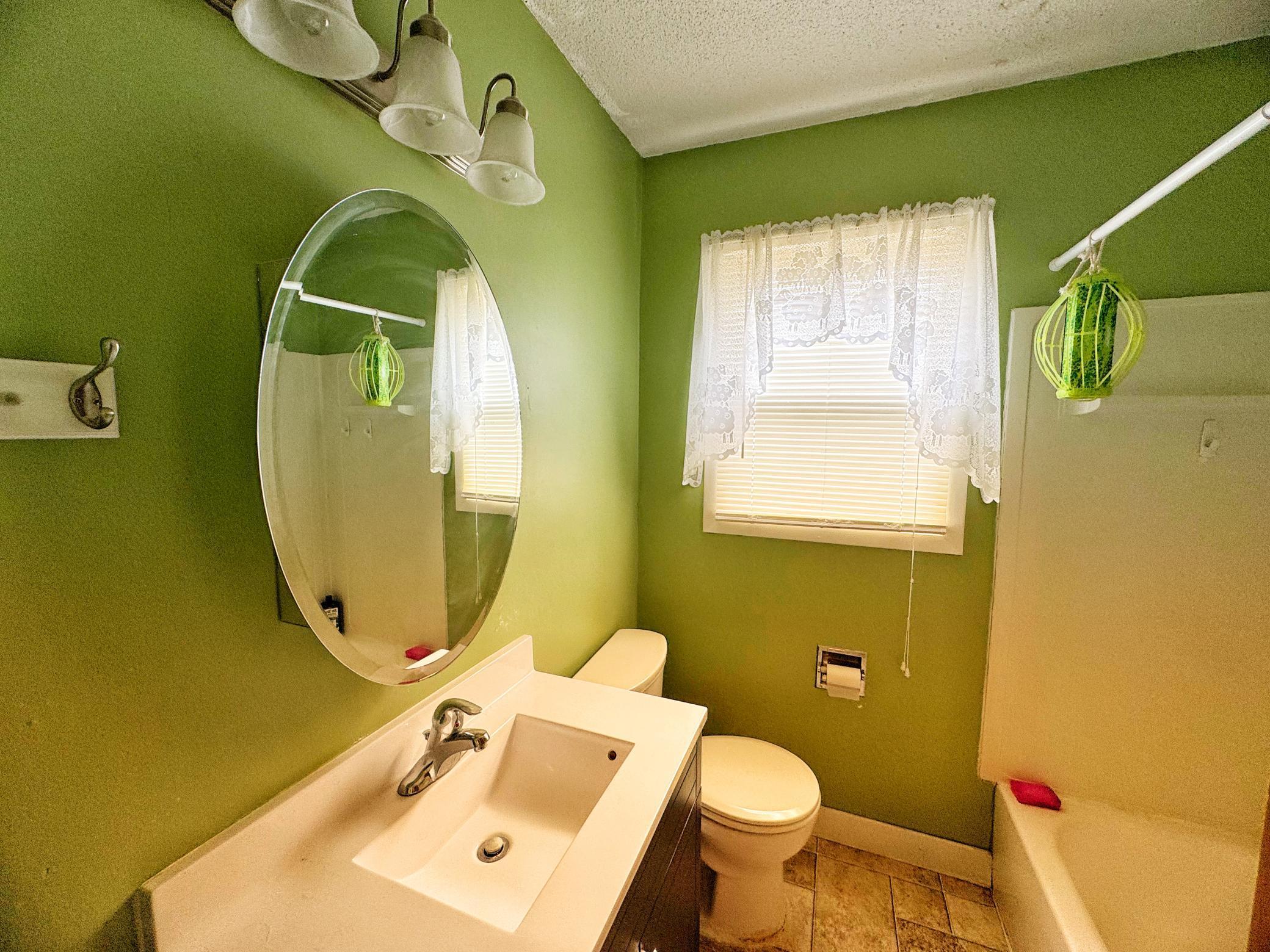 1613 Burlington Avenue