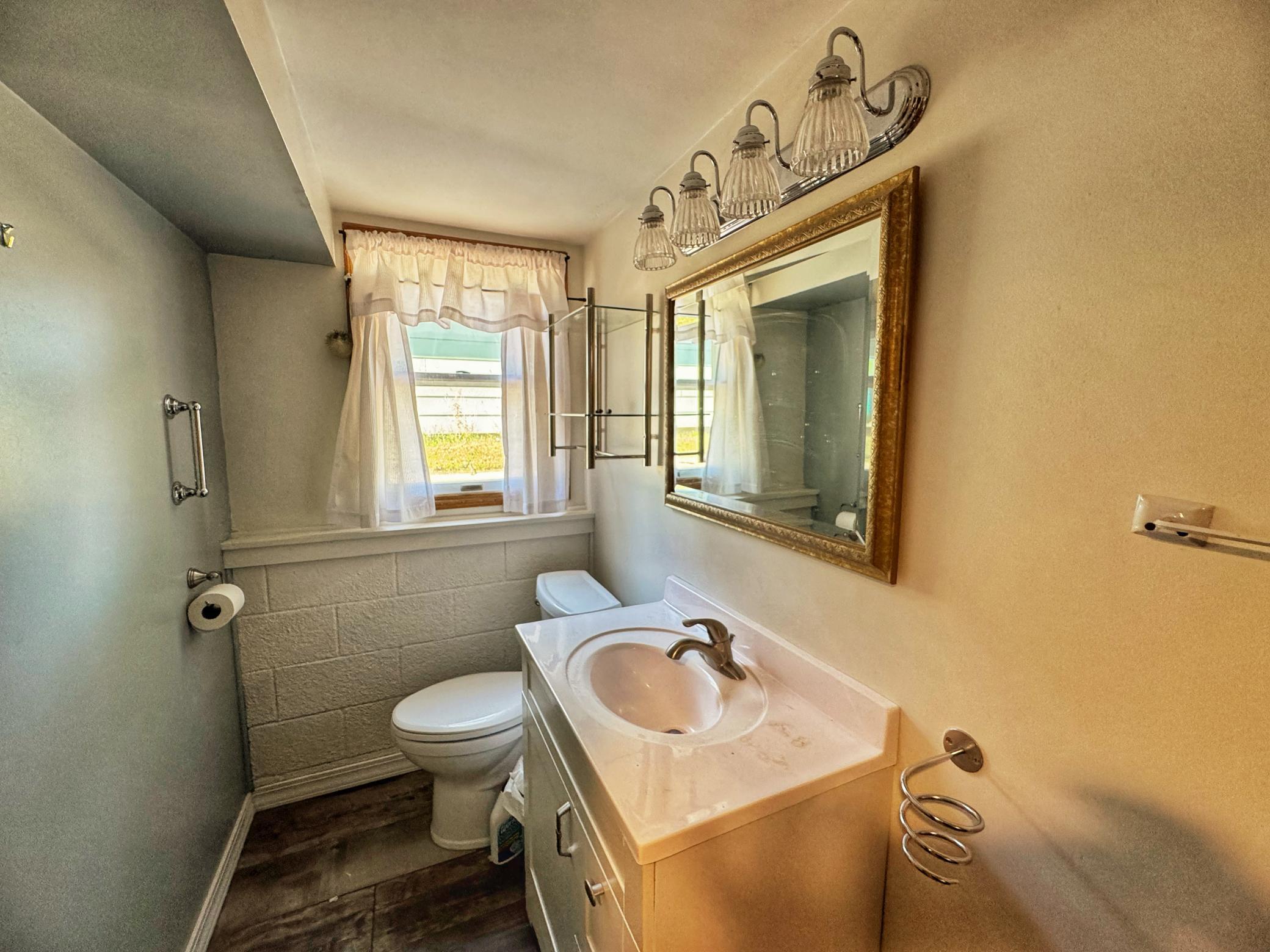 1613 Burlington Avenue