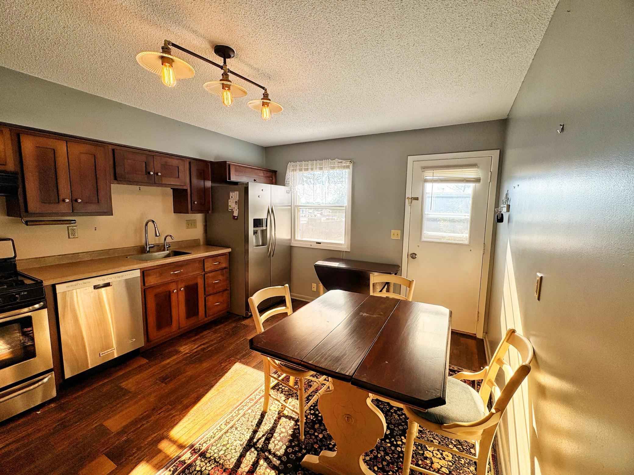 1613 Burlington Avenue