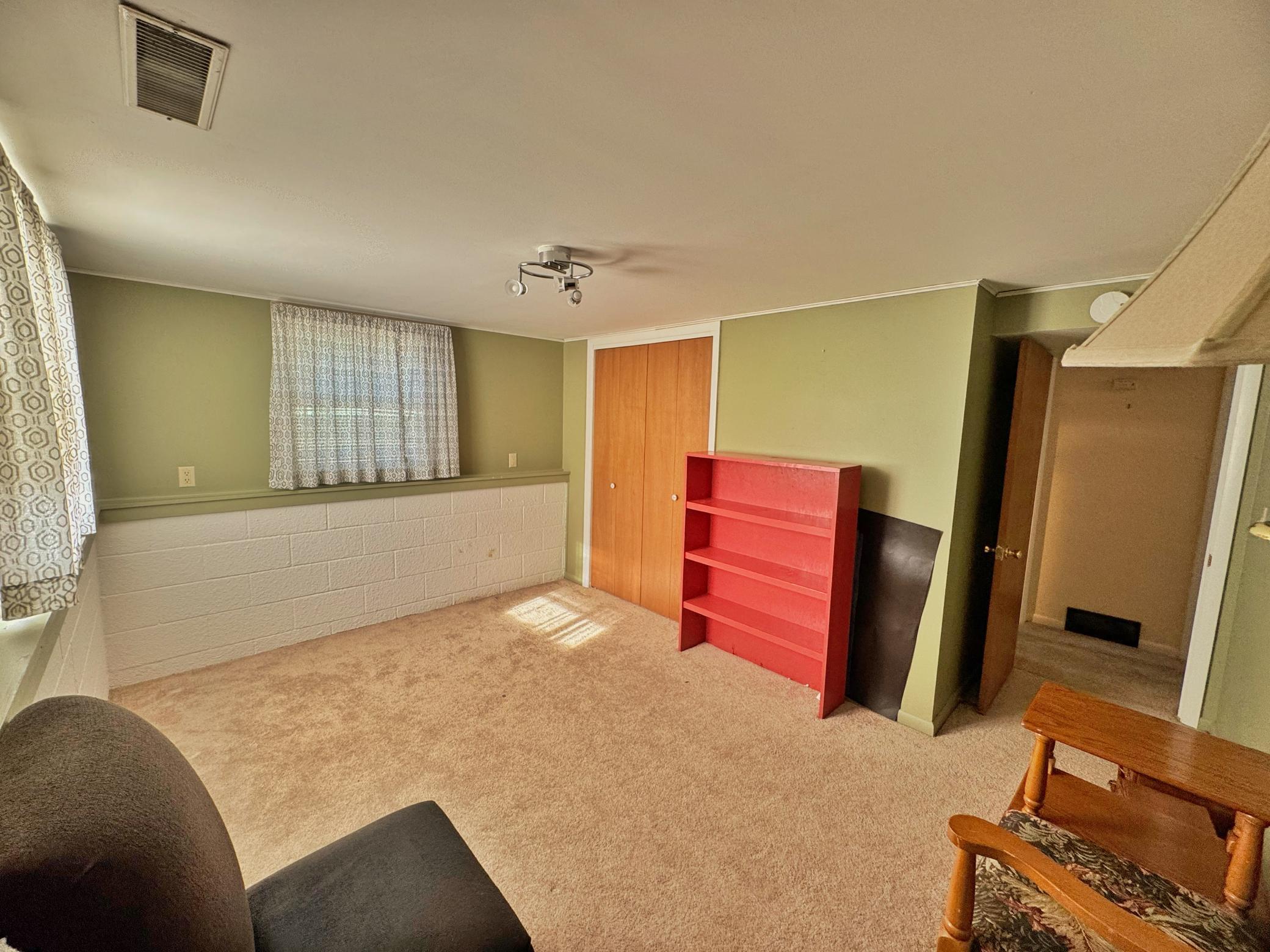 1613 Burlington Avenue