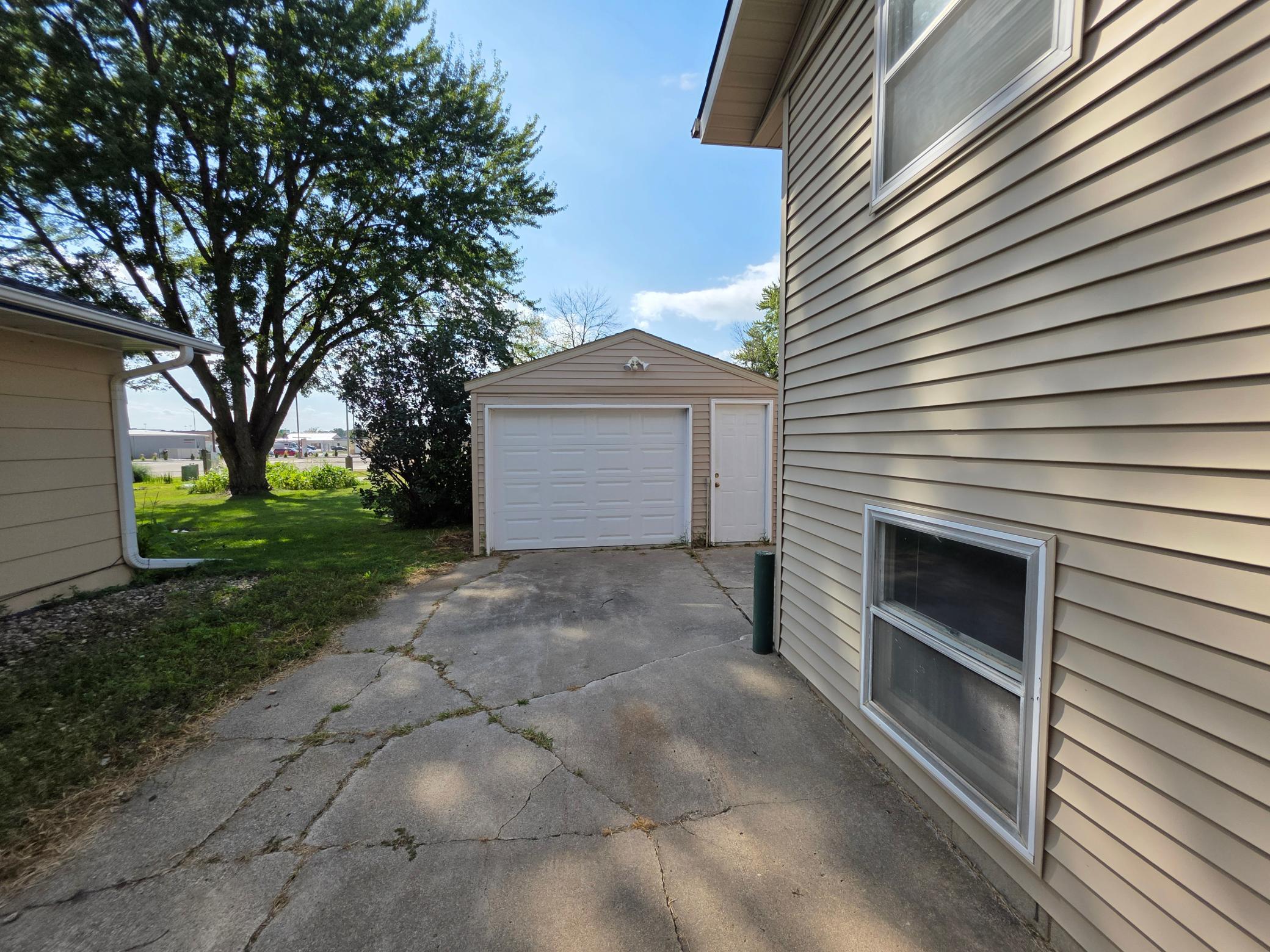 1613 Burlington Avenue