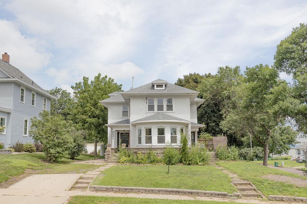902 White Street