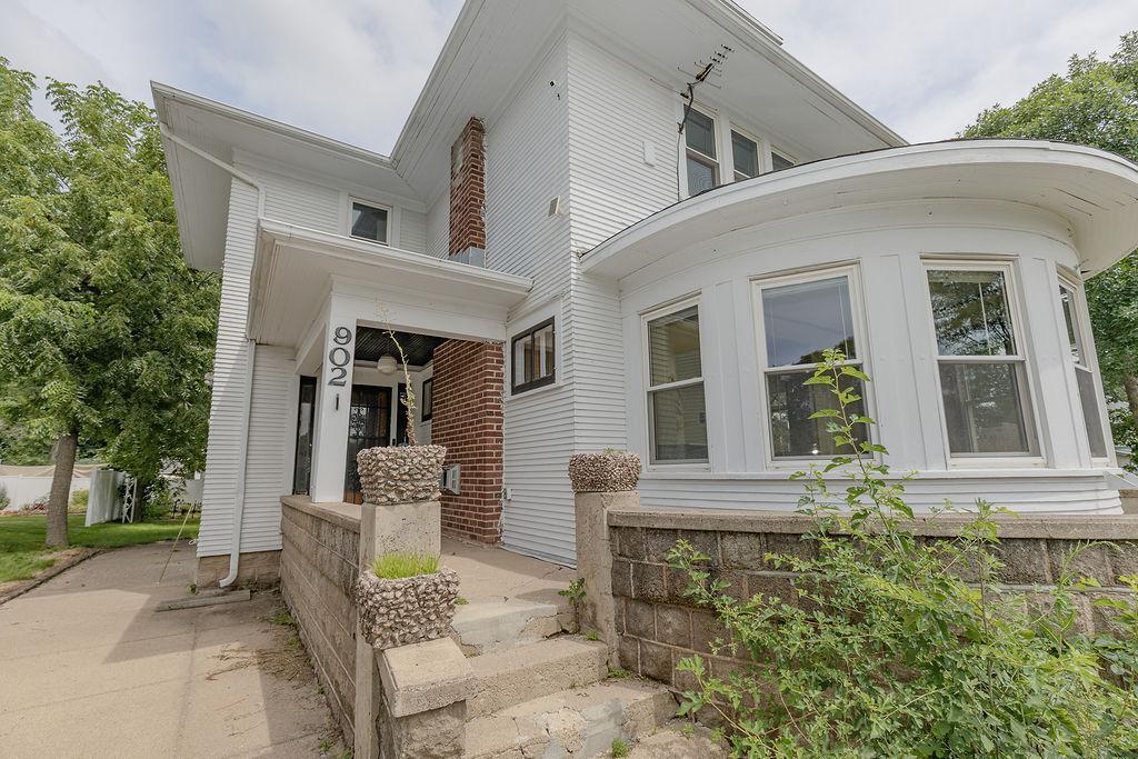 902 White Street